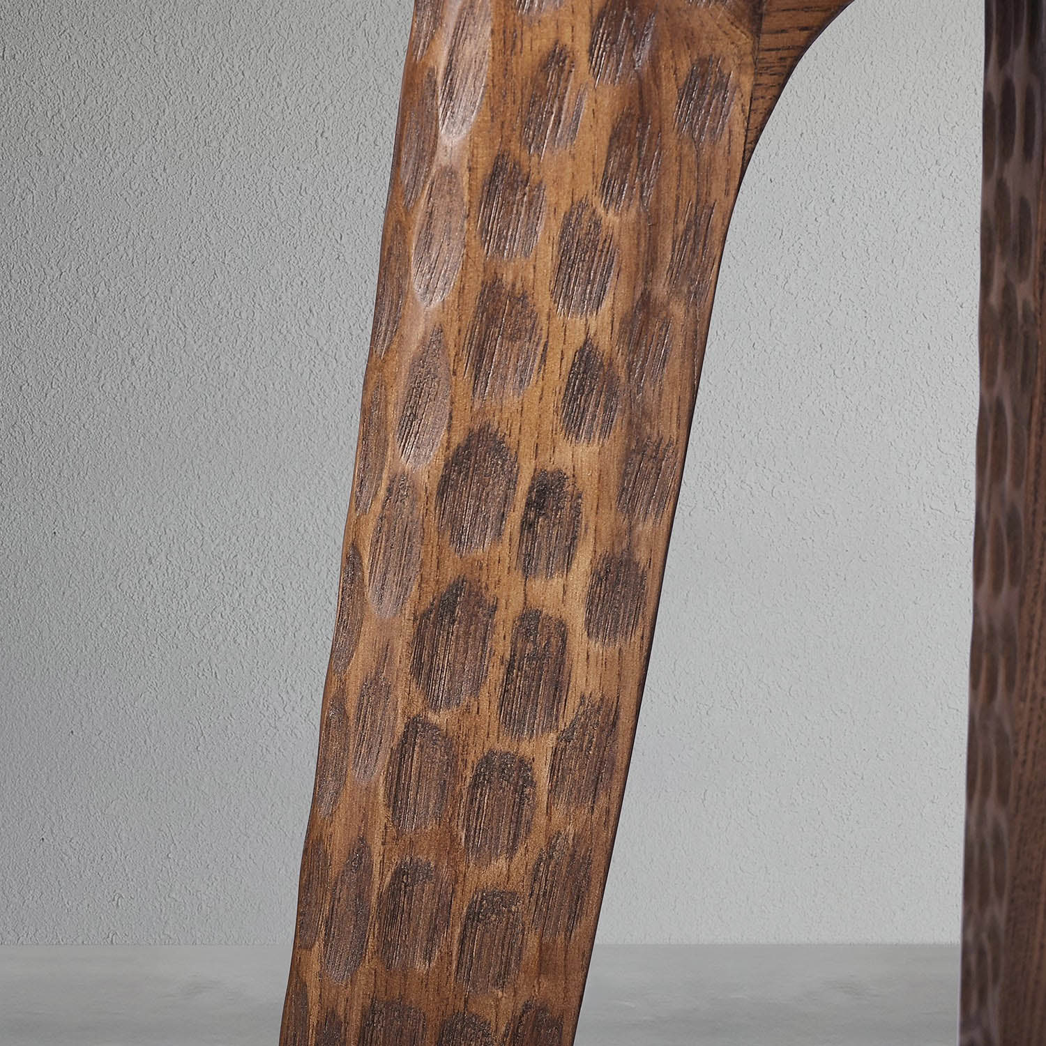 halo-chiseled-high-chair_7_dw.webp