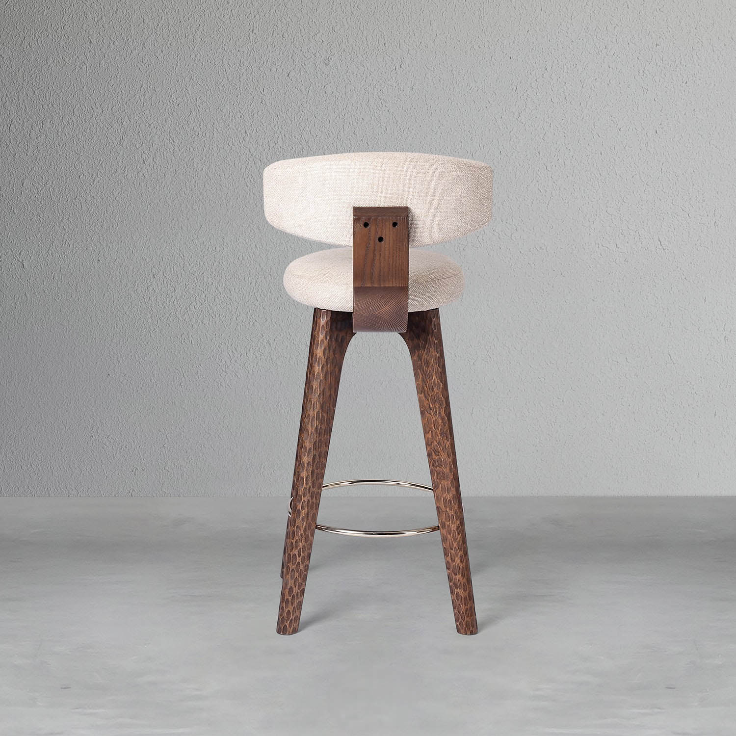 halo-chiseled-high-chair_9_dw.webp