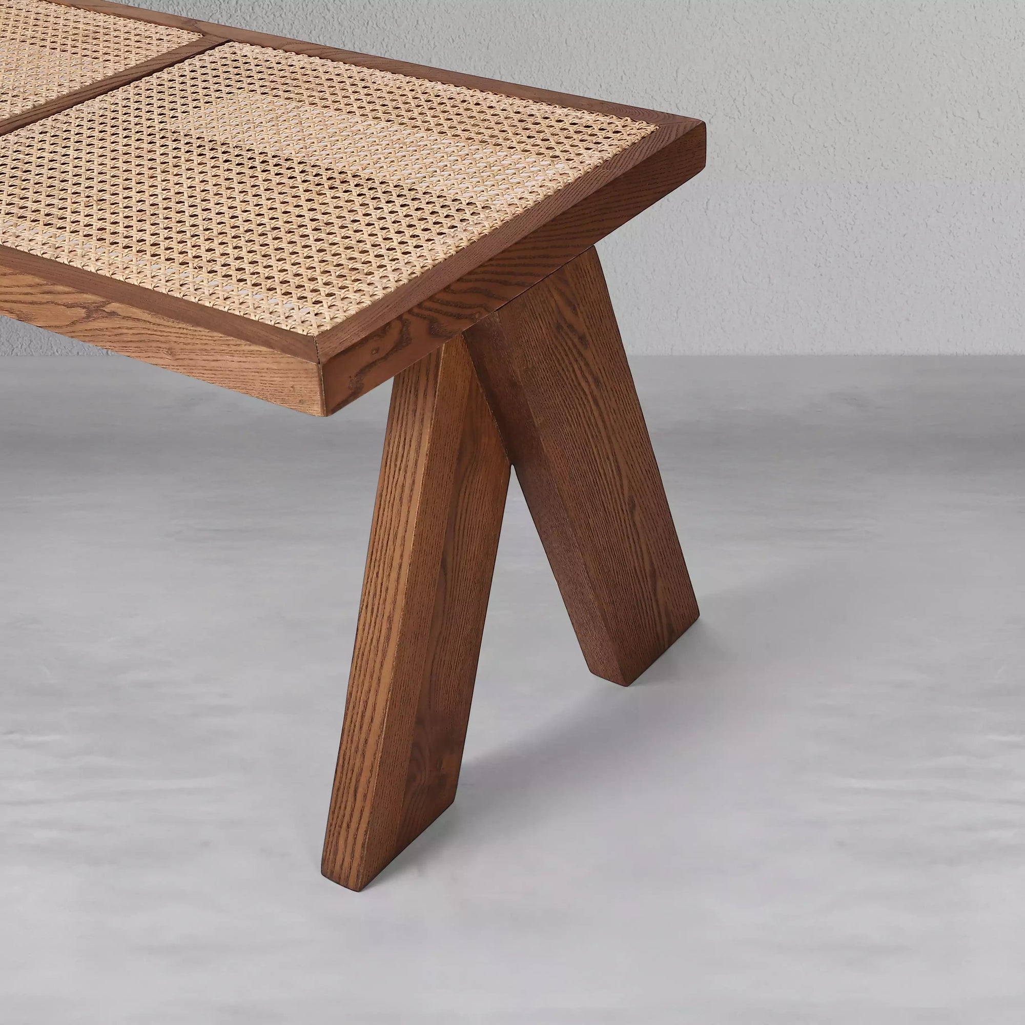 homage-pierre-jeanneret-kyoto-bench_6_dw.webp