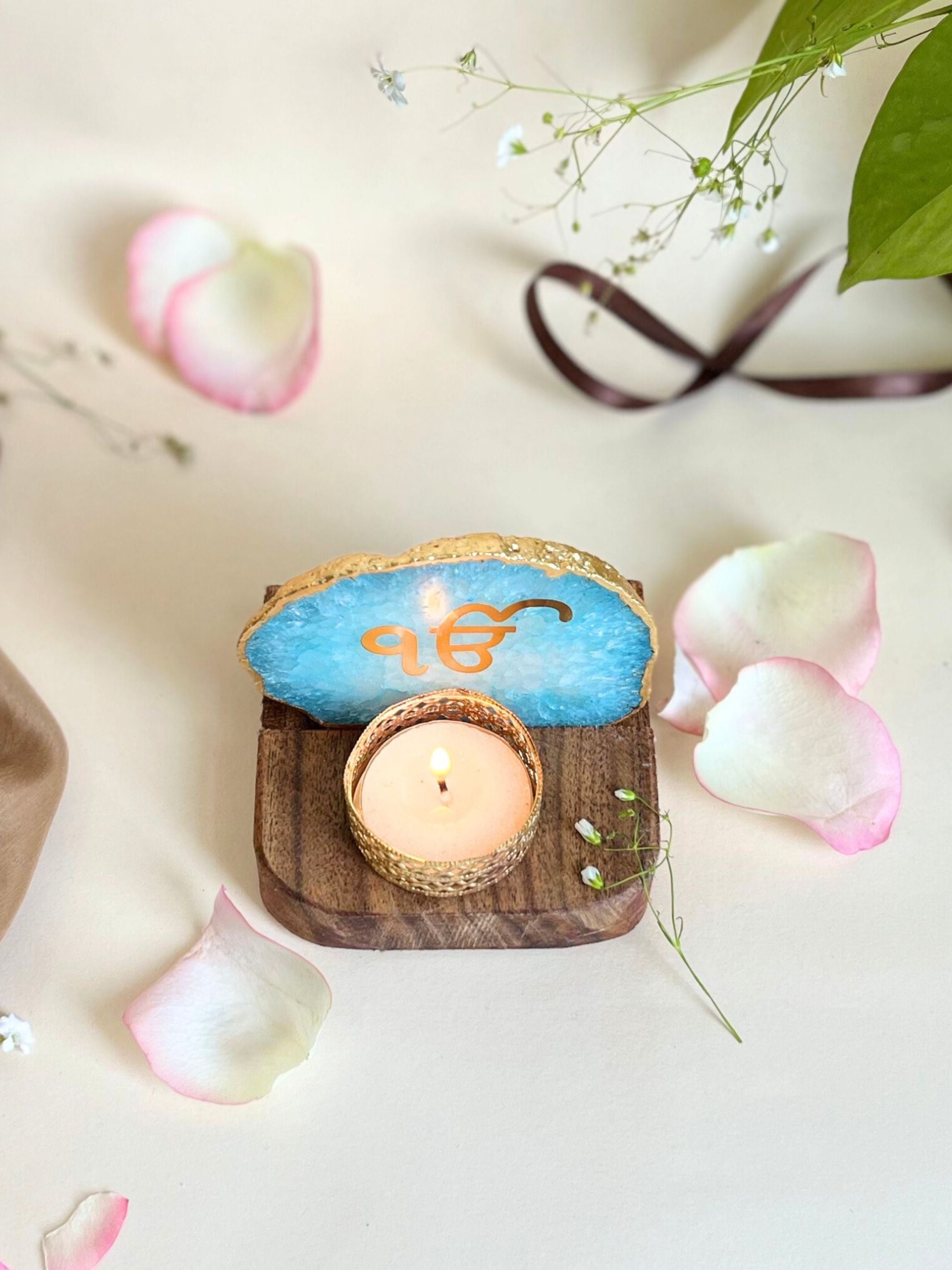 Ik Onkar  Agate with Wood - Tea Light Holder