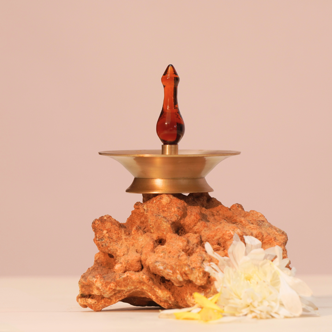 Muun Nilavilakku Oil Lamp