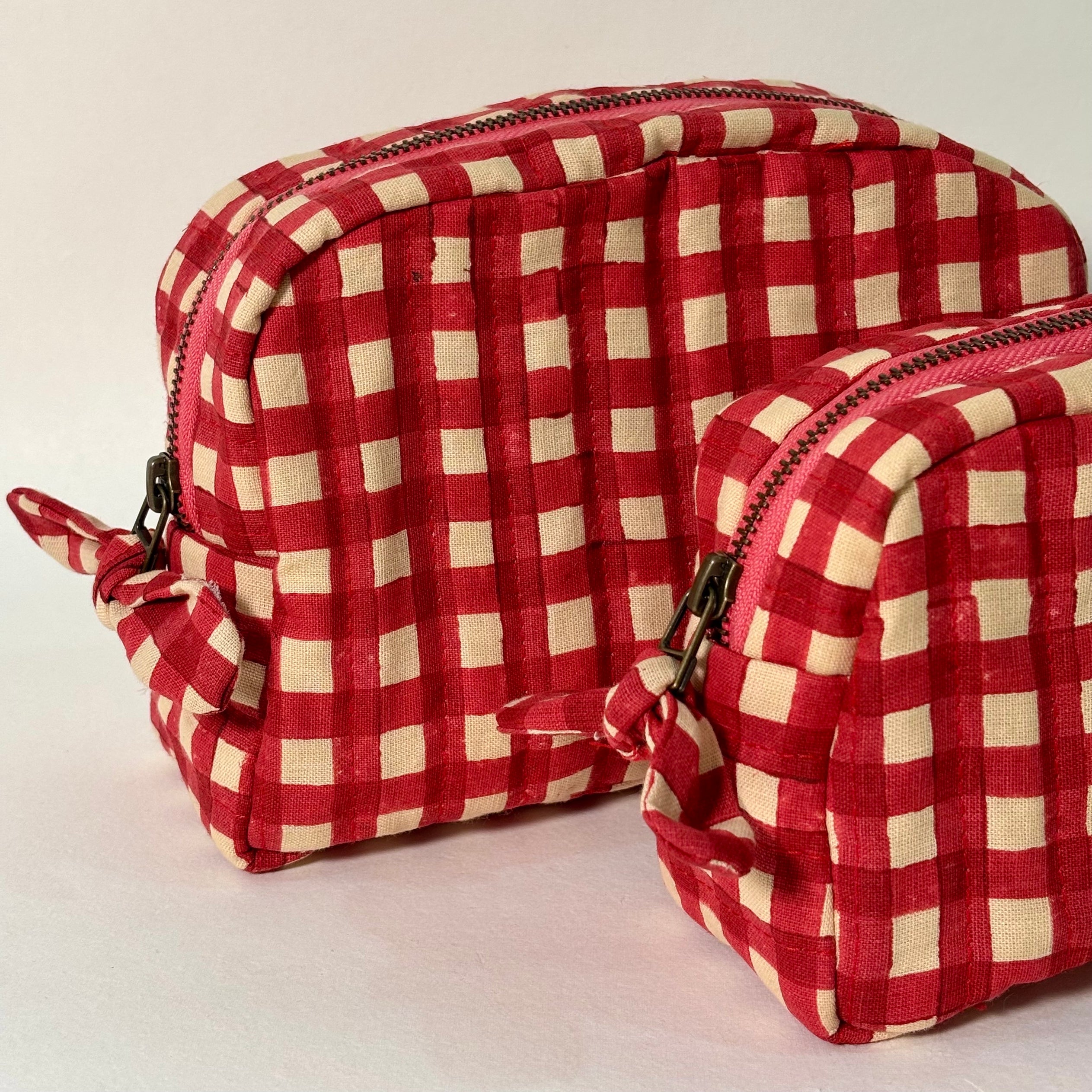Sustainable Quilted Cotton Travel Pouch Set l Red Checks Classic Organiser Set