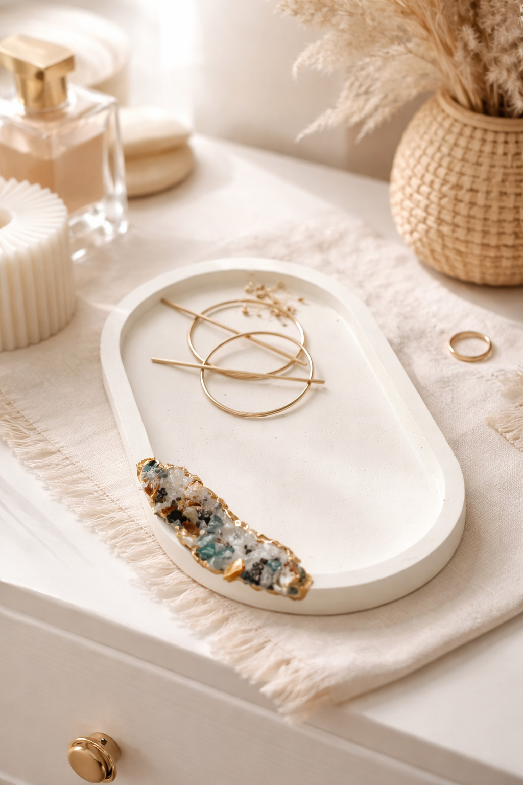 Concrete & Cyrstal Trinket White