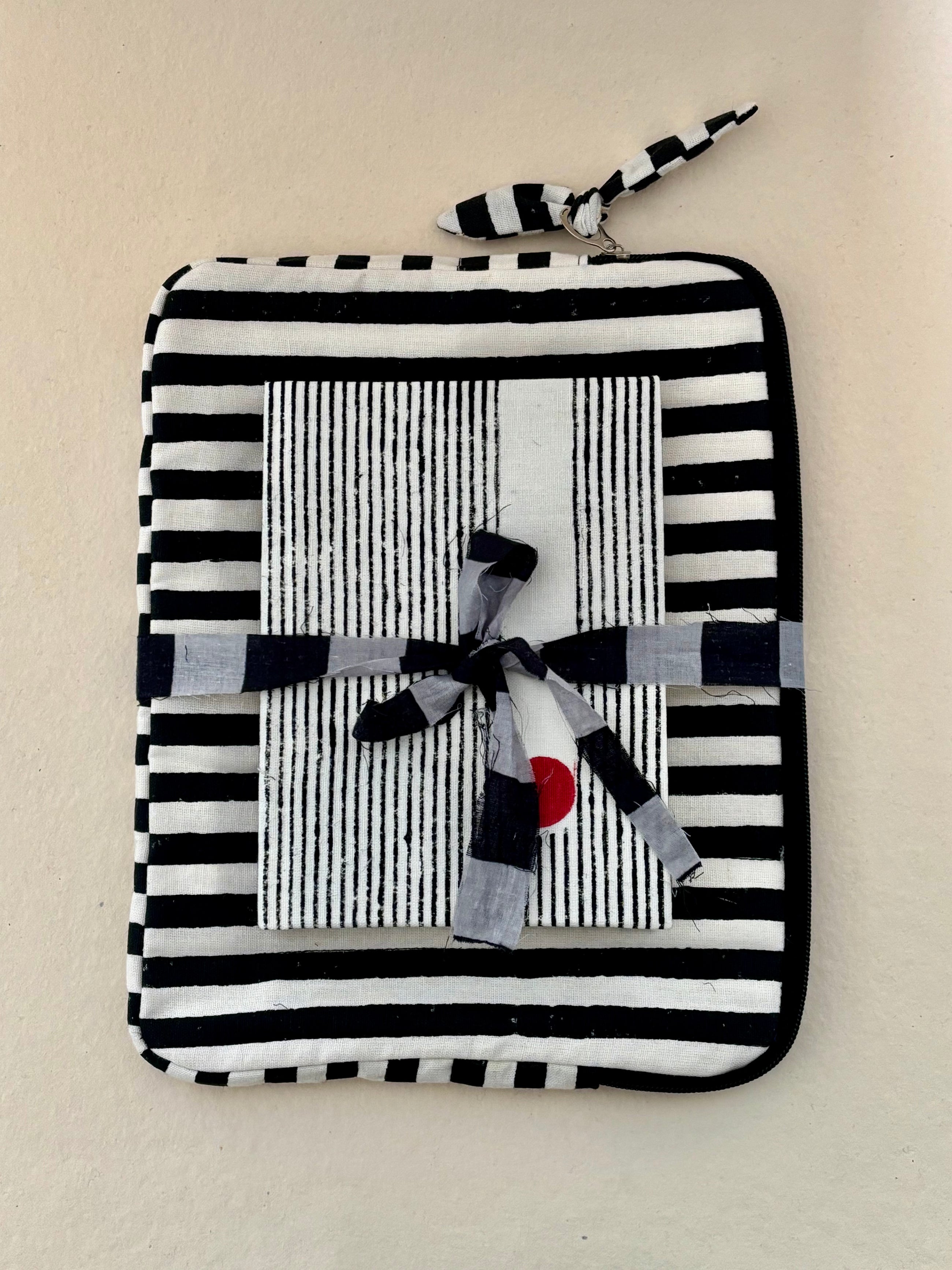 Gift Bundle for Him- Pouch / ipad sleeve + diary set (Black & White)