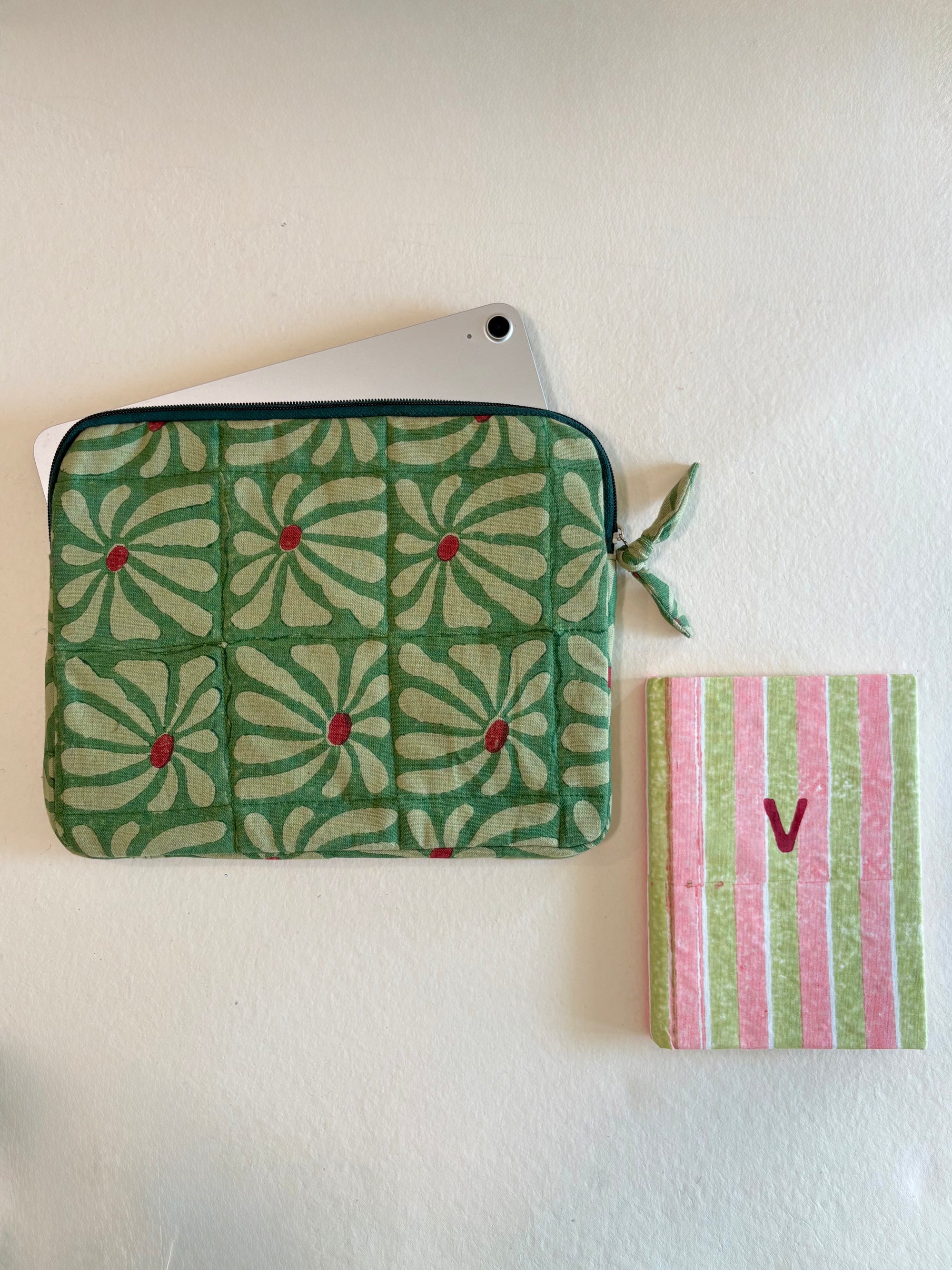 POUCH / iPAD SLEEVE + DIARY SET (GREEN)