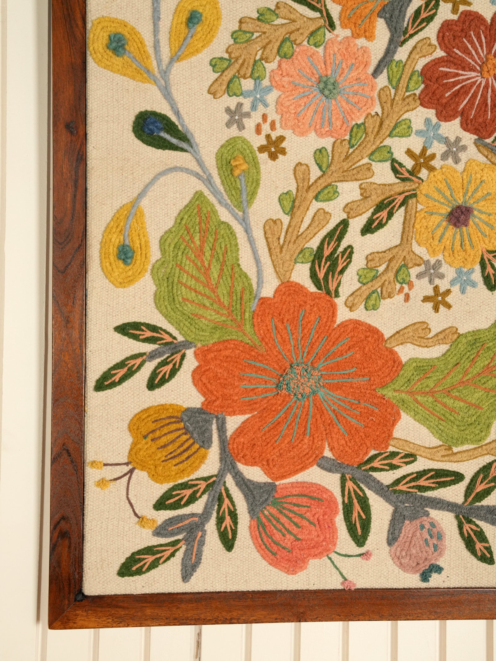 White Floral Embroidered Wall Frame – Acacia Wood (70 x 100 cm)