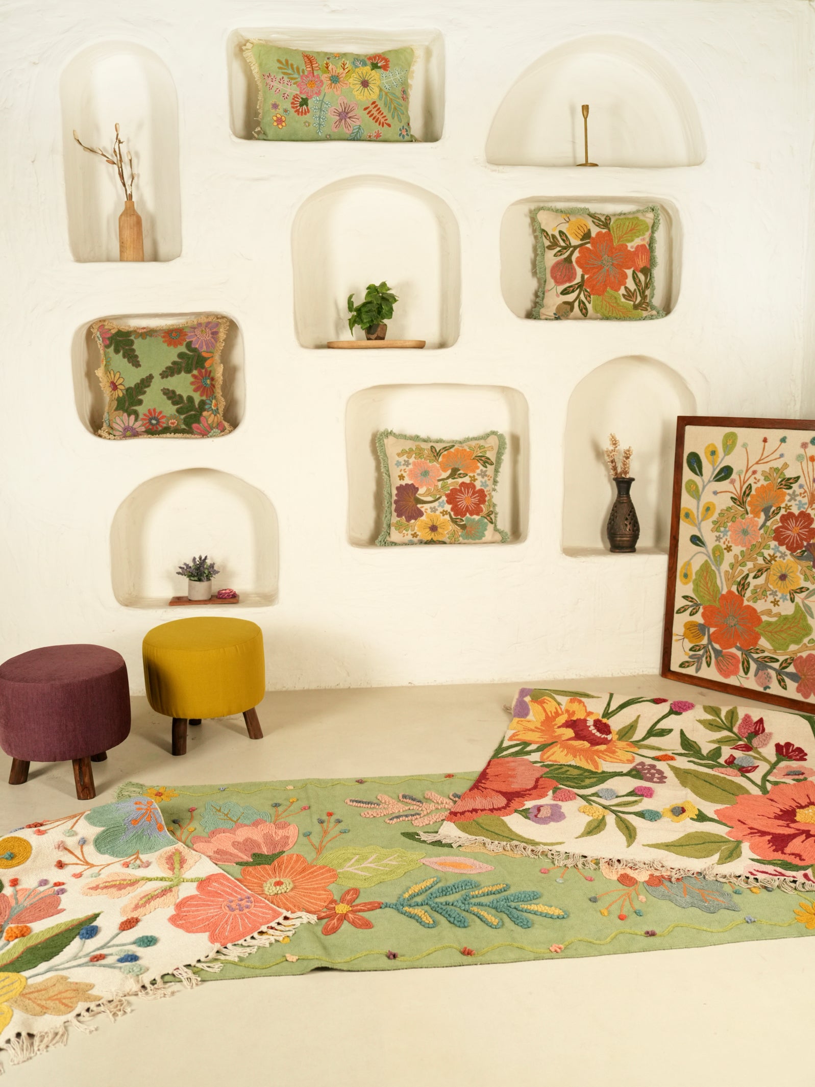 White Floral Embroidered Wall Frame – Acacia Wood (70 x 100 cm)