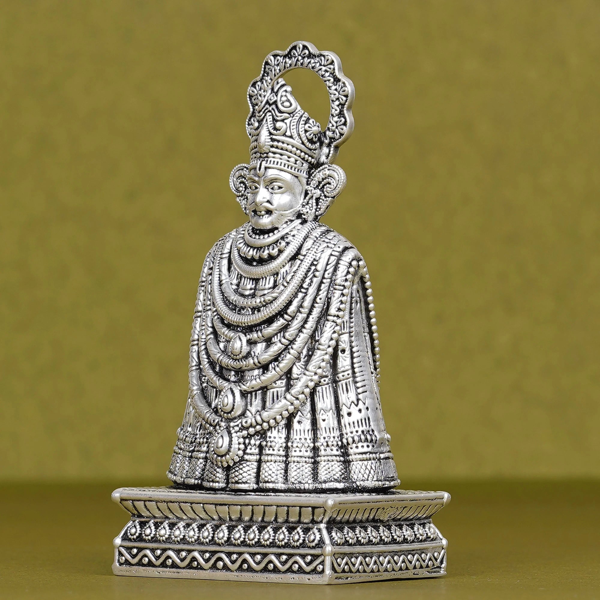 Khatu Shyam Ji silver idol with ornate detailing for car dashboard, Sabera store product