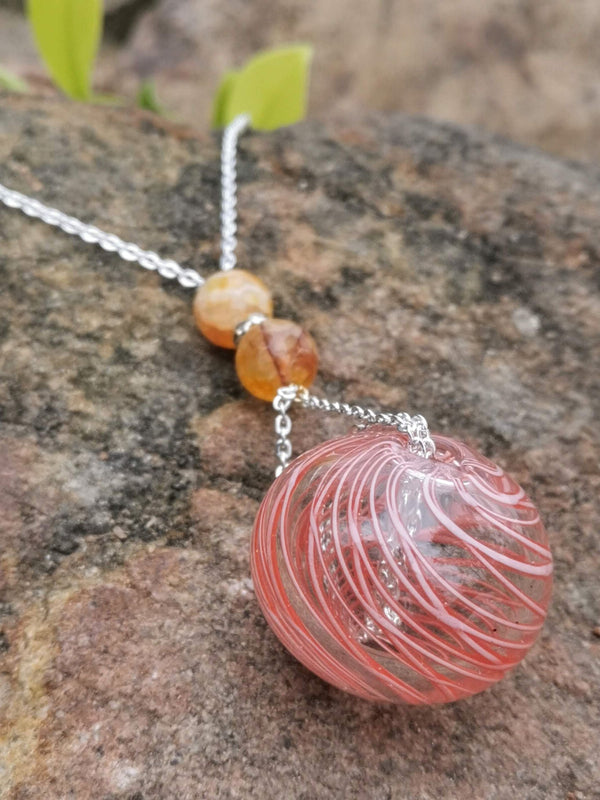 Lovers Embrace - Necklace Red