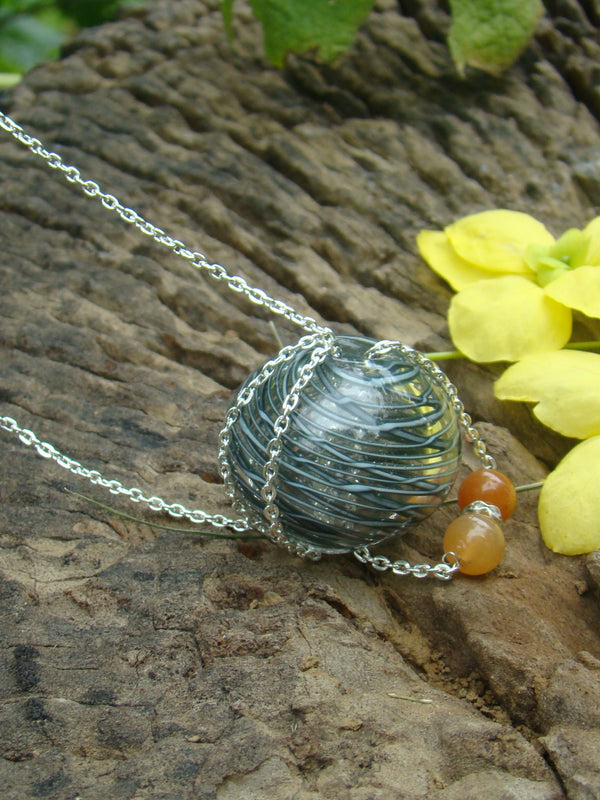 Lovers Embrace - Necklace Smoke