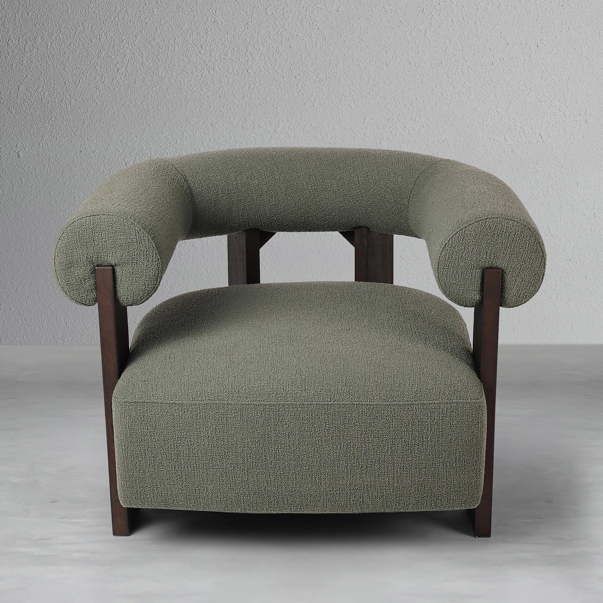 luxe-cocoon-chair_2_dw.webp