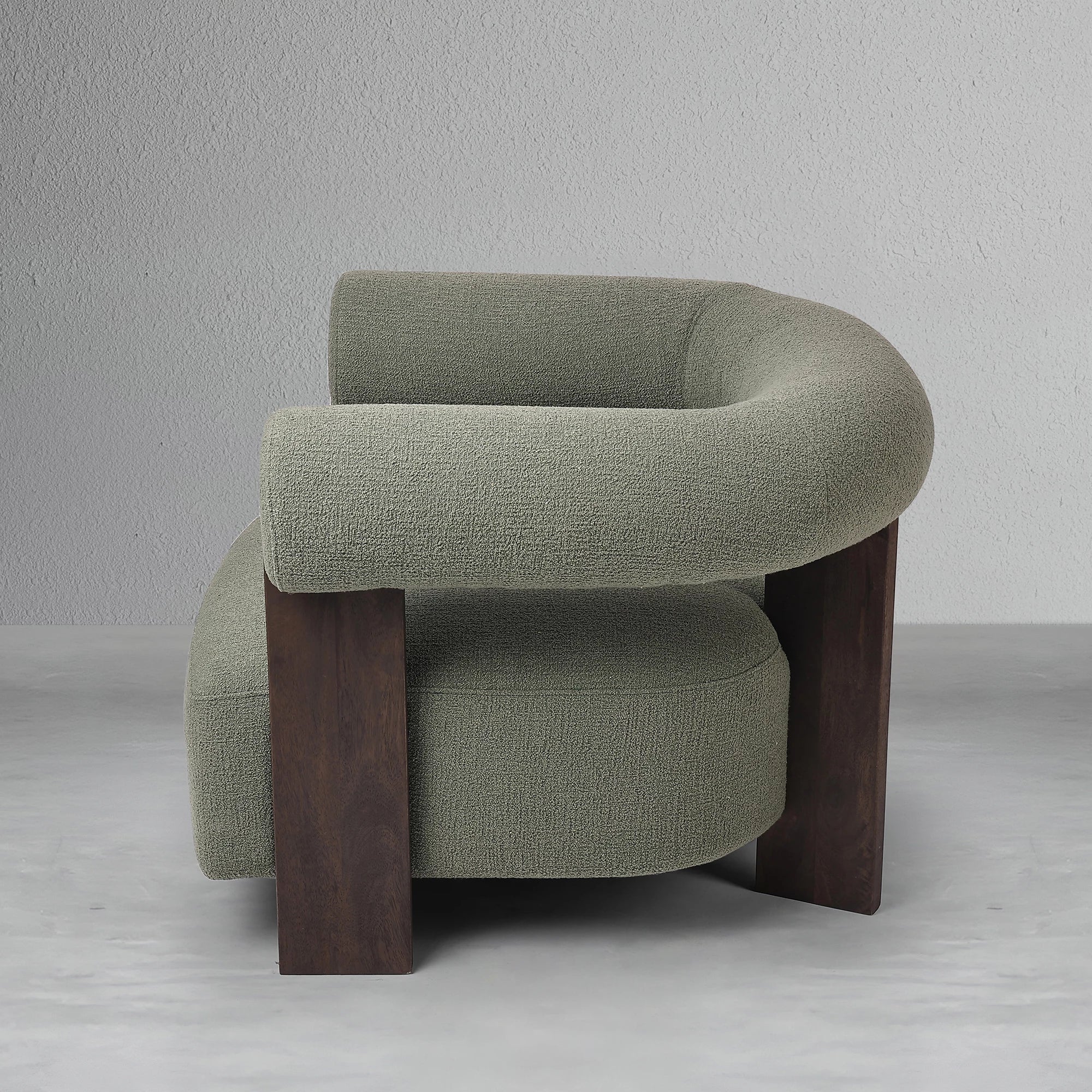 luxe-cocoon-chair_5_dw.webp