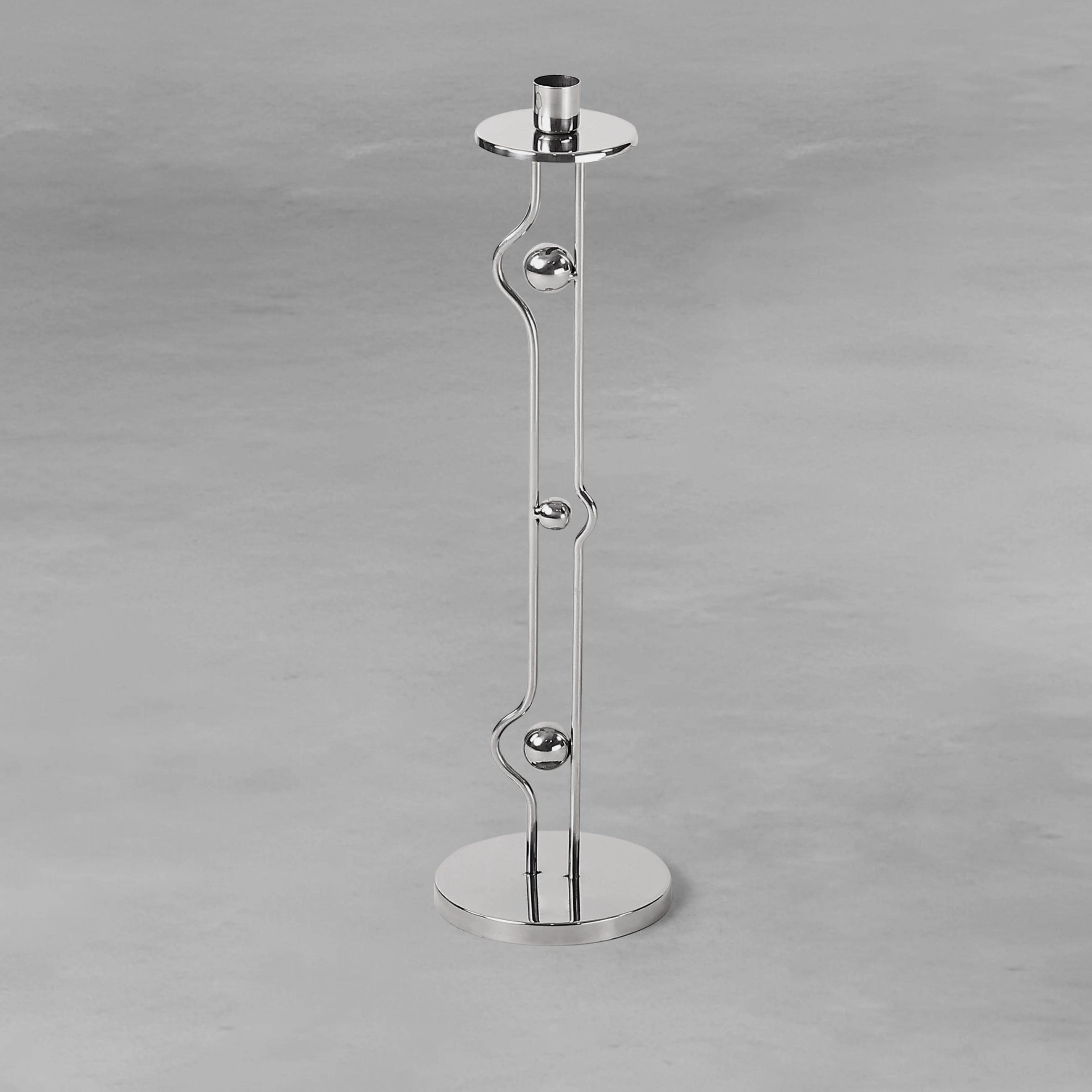 metal-orb-candle-holder-large_3_dw.webp