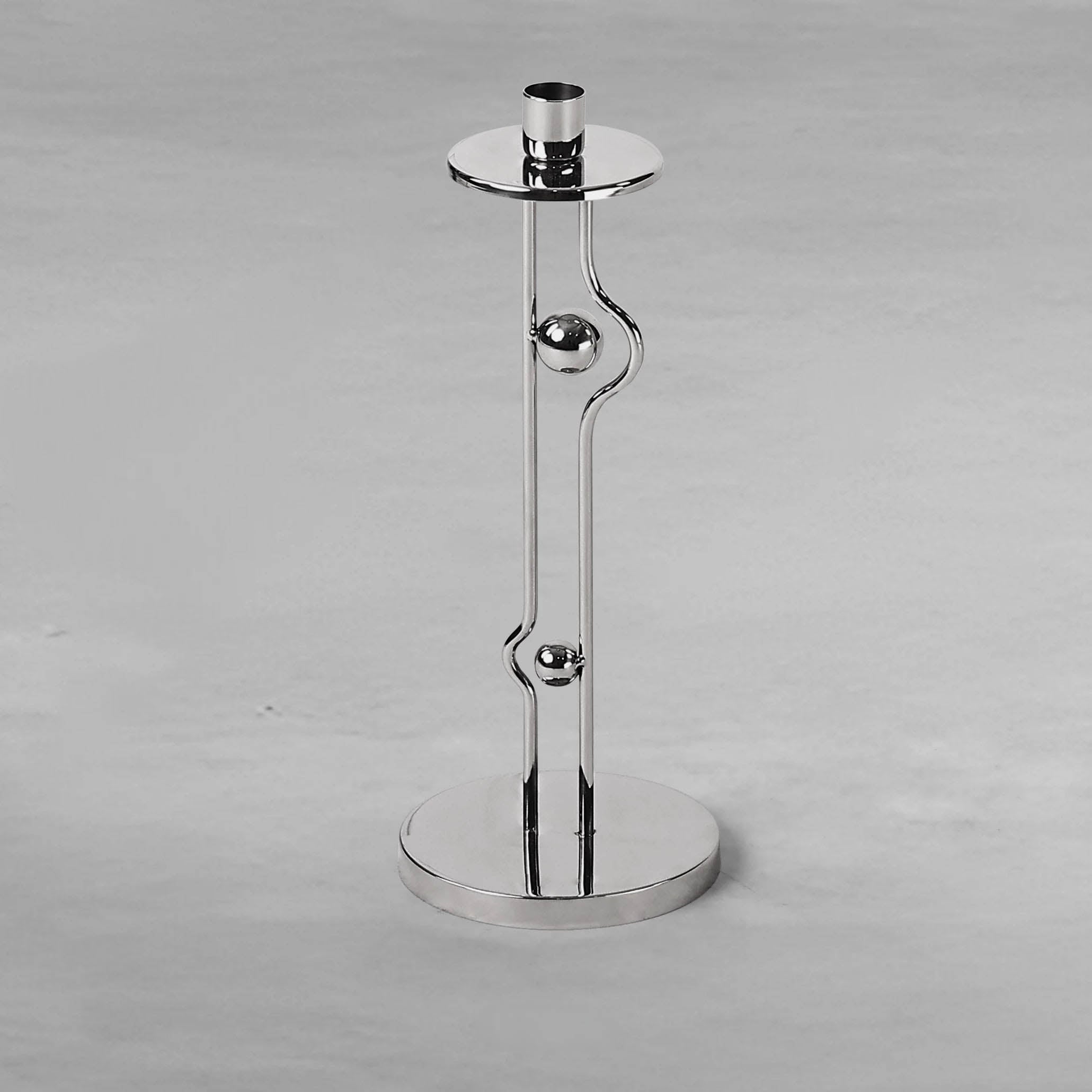 metal-orb-candle-holder-small_3_dw.webp