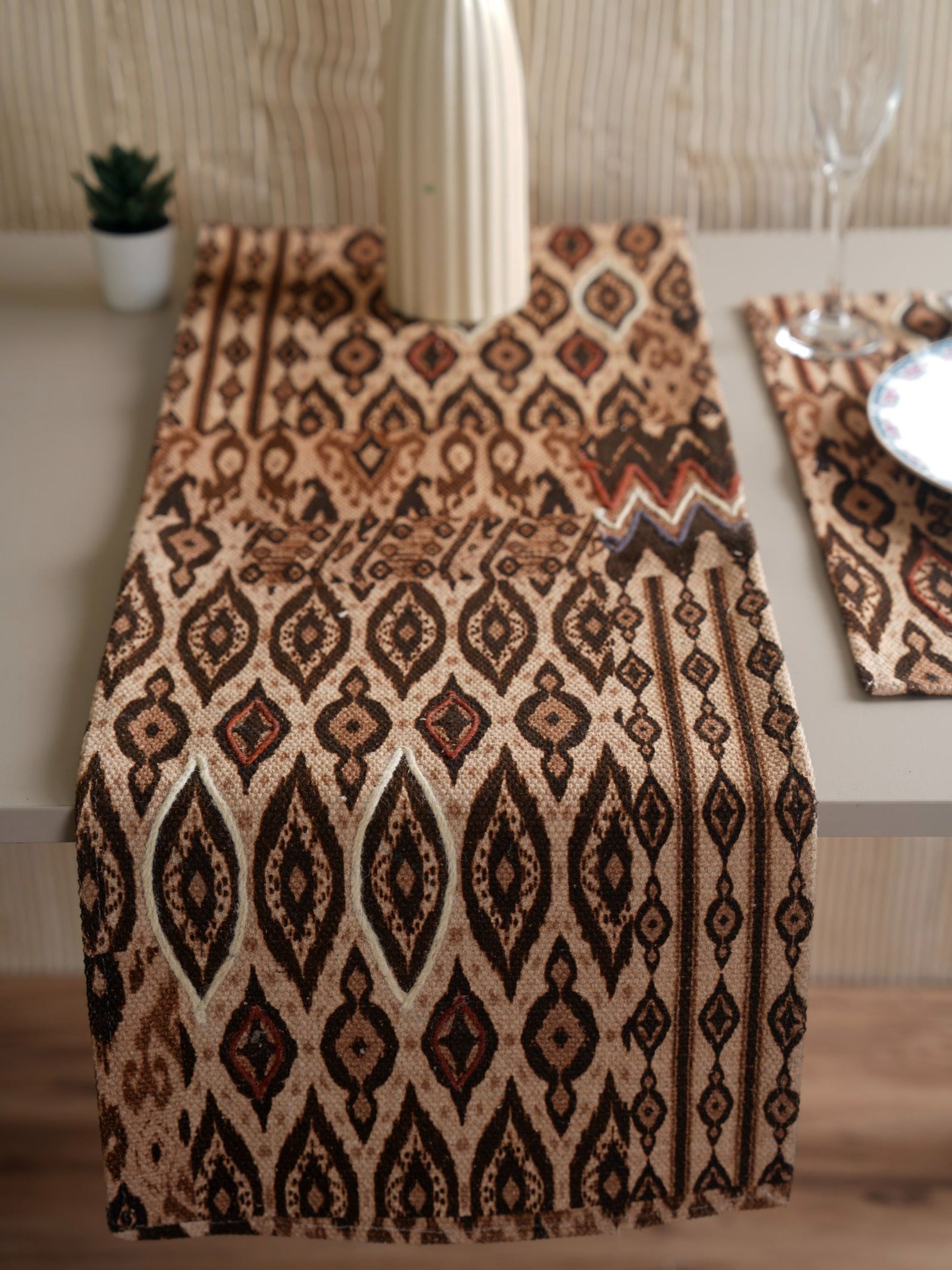 Handllom Table Runner - Mocha Harmony