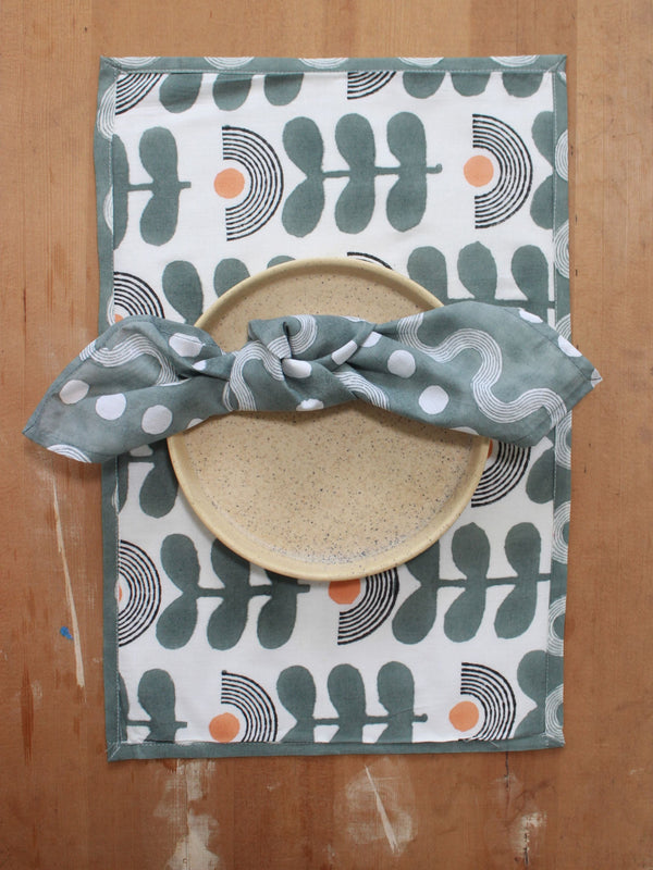 Table Linens Set of 4 - Modern Floral