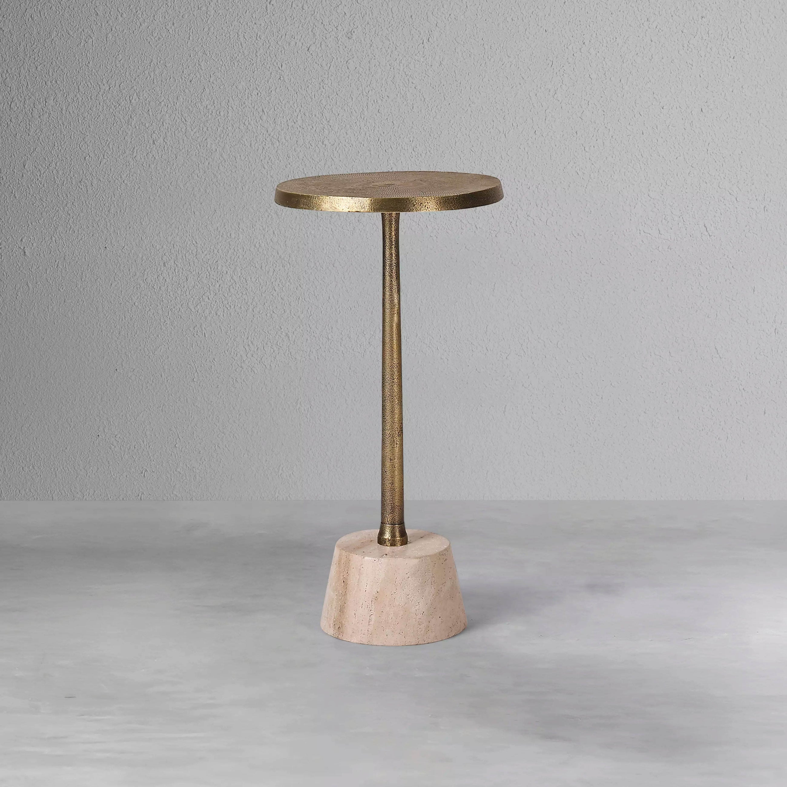 monumental-side-table_2_dw.webp