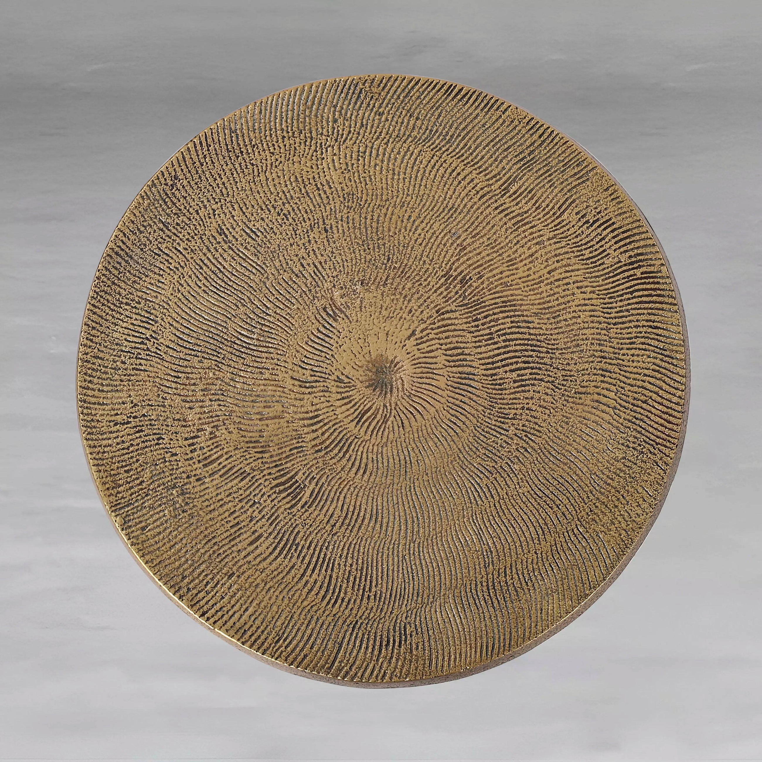 monumental-side-table_3_dw.webp