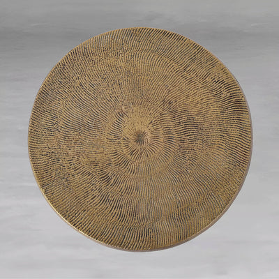 monumental-side-table_3_dw.webp