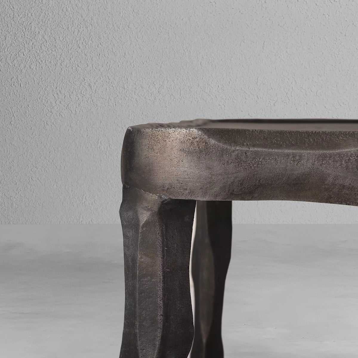 morpheus-accent-table_5_dw.webp
