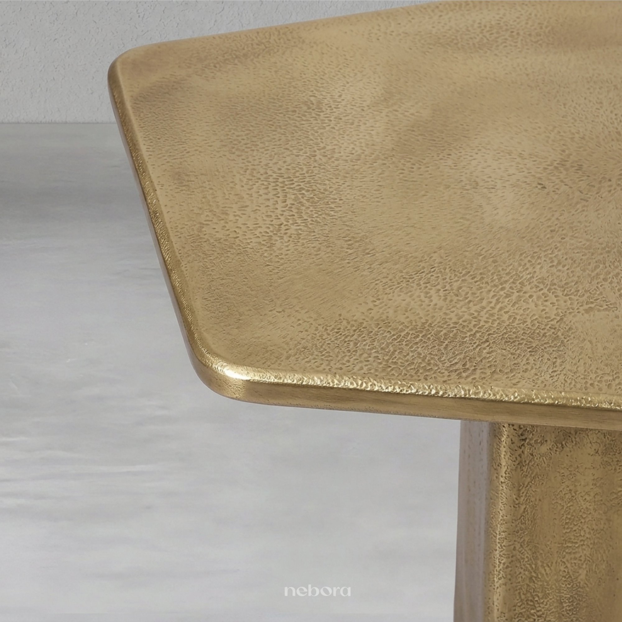 Stela Coffee Table Gold