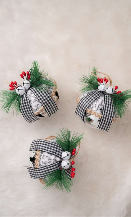 Set of Christmas Baubles with Black Check Bows and Greenery (Set of 3)_CC115