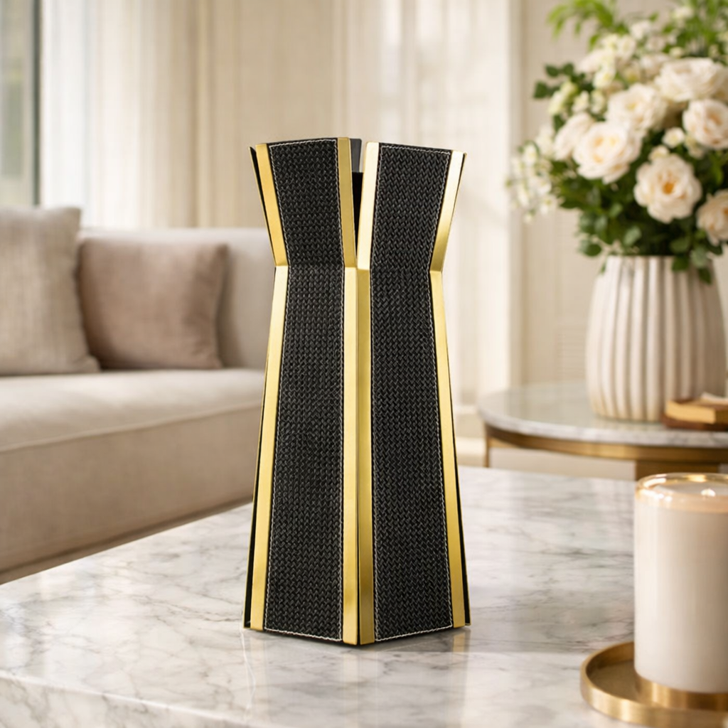 Nordic Vase - Dark & Brushed Gold