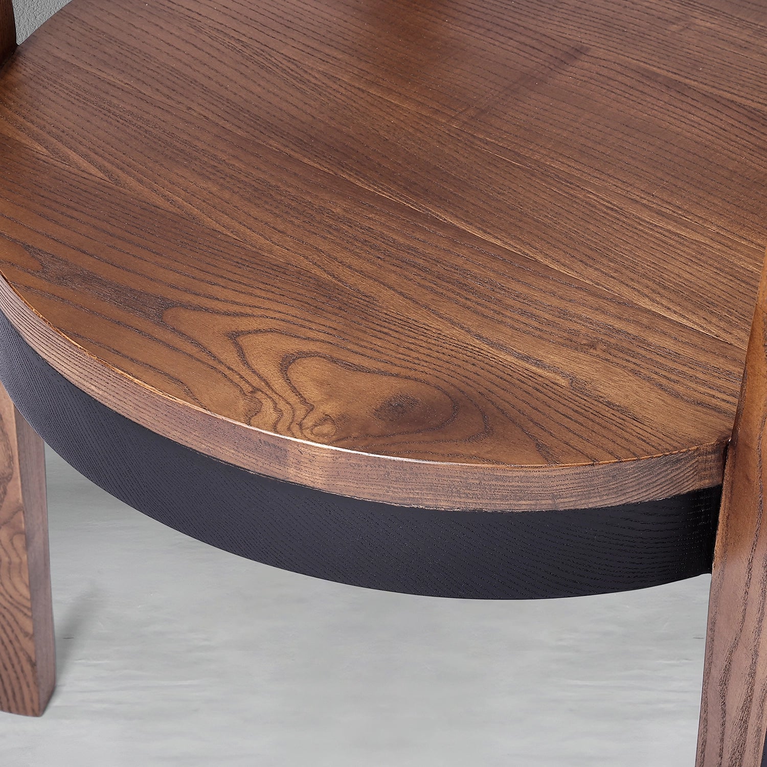 obsidian-chair_6_dw.webp