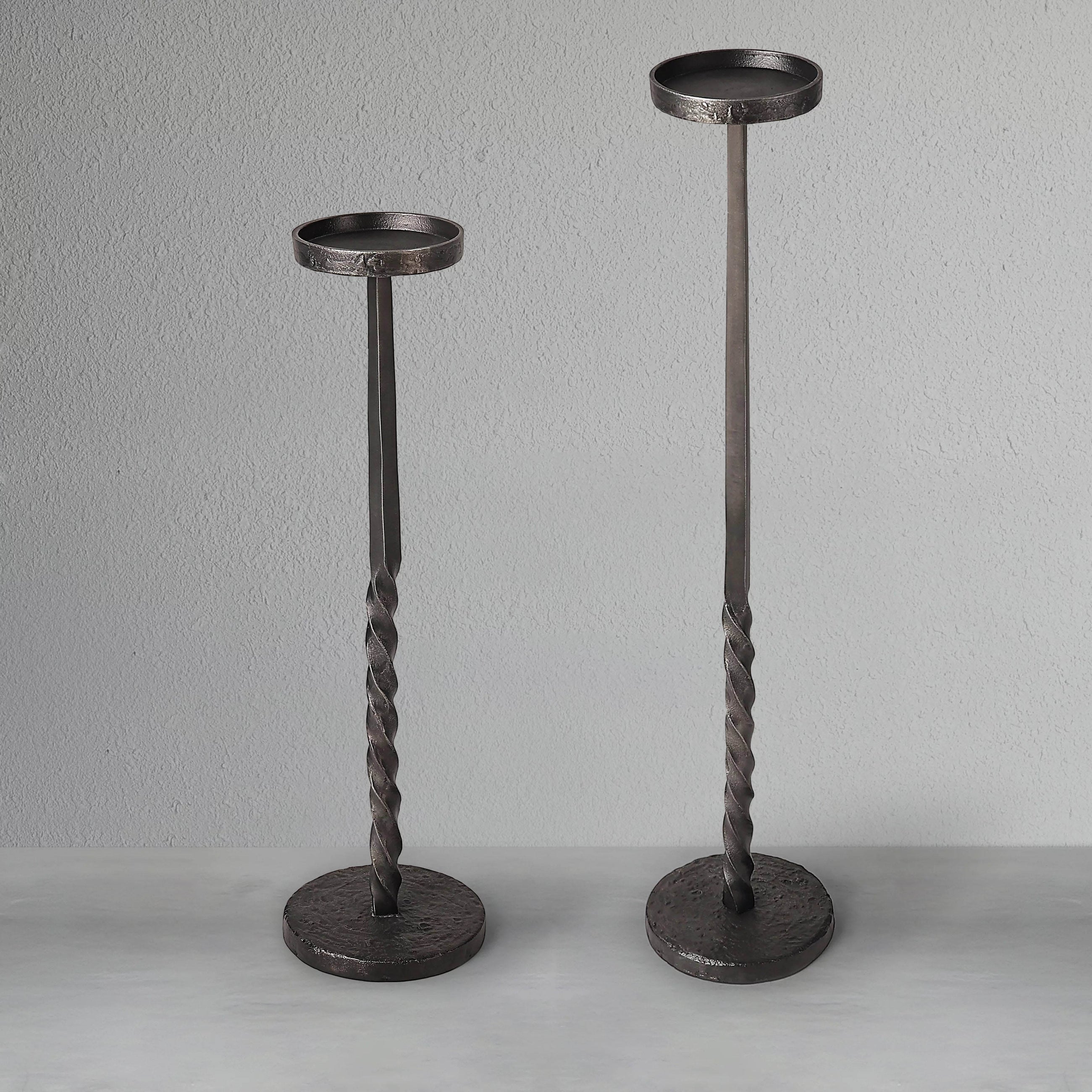 obsidian-spire-candle-holder-set-2_2_dw.webp