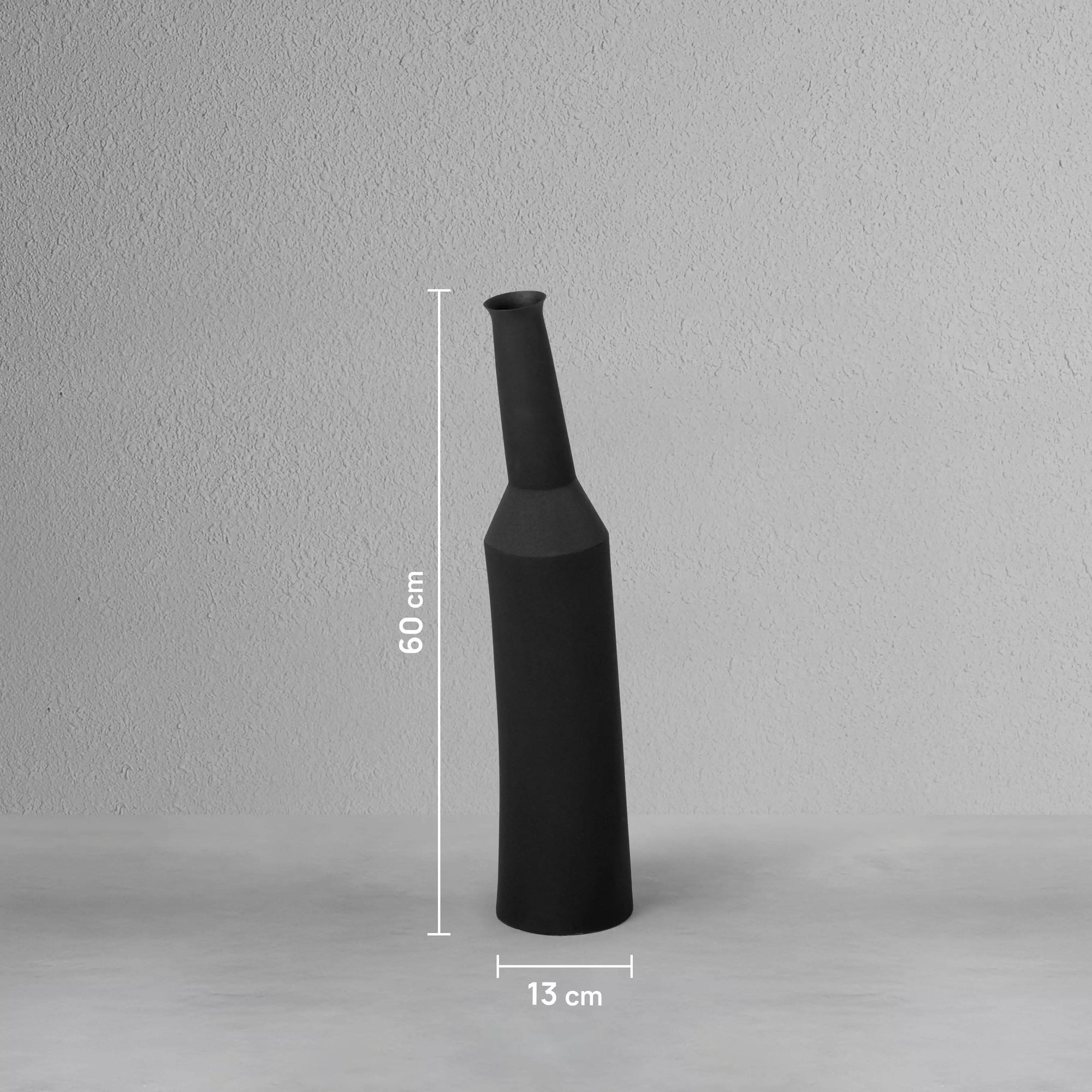 onyx-vase-small_6_dw.webp