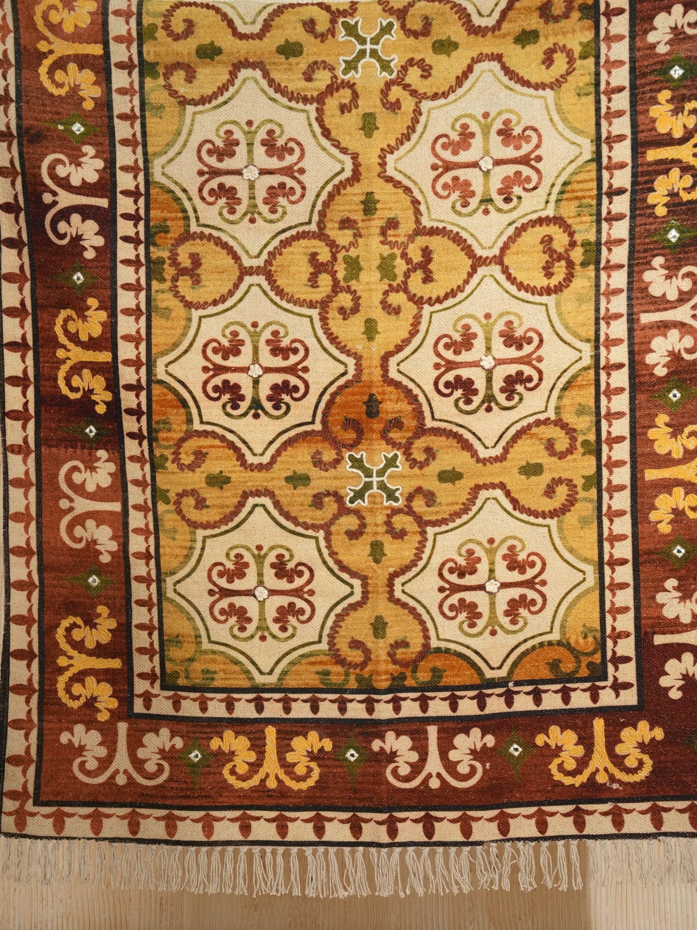 Ornate Vintage Medallion Embroidred Rug