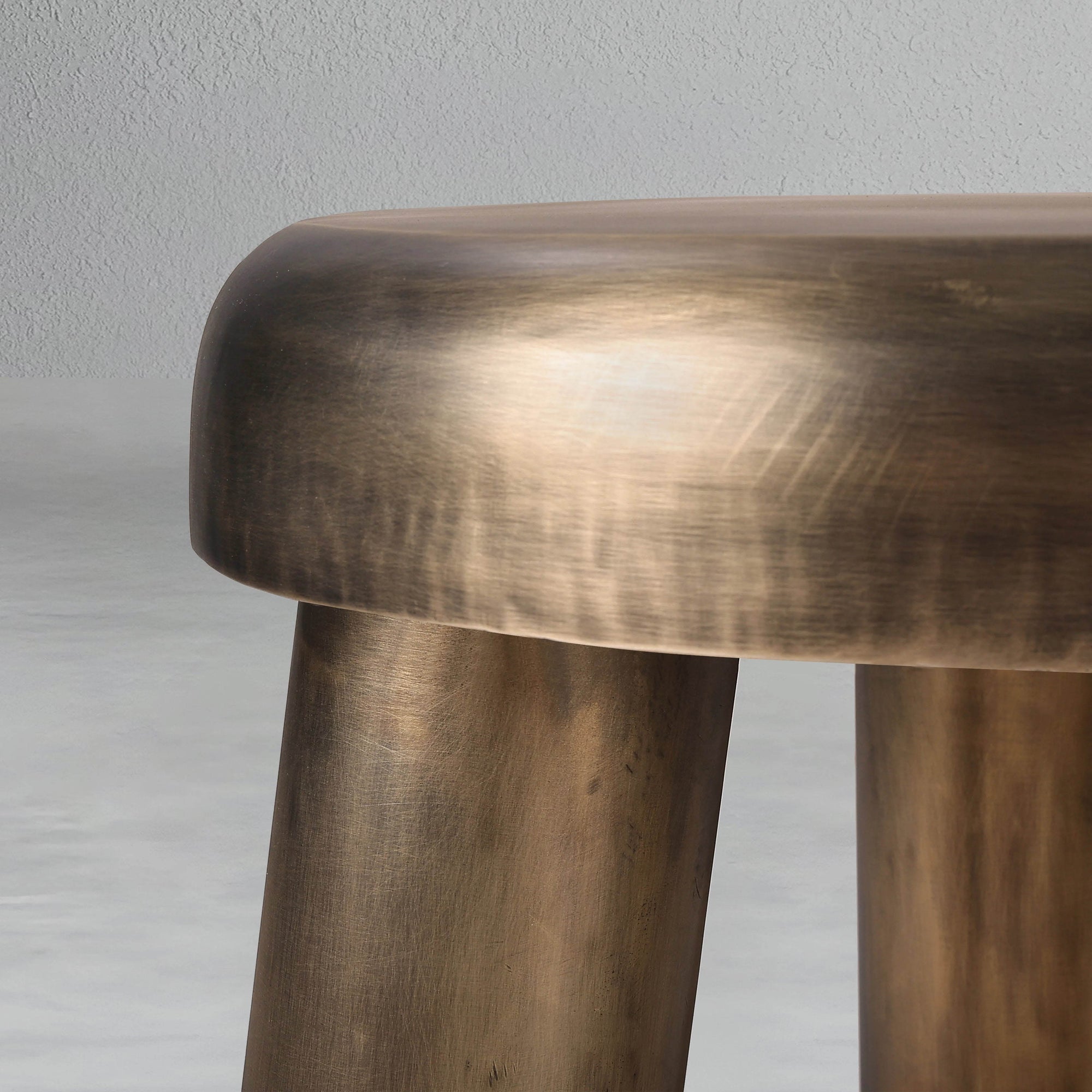 pachy-stool-side-table_5_dw.webp