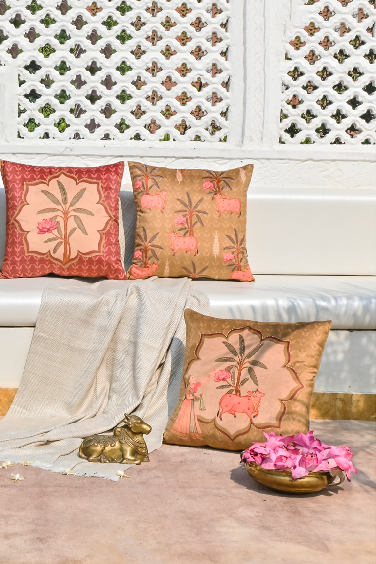 MADHUBAN MOSS GREEN CUSHION