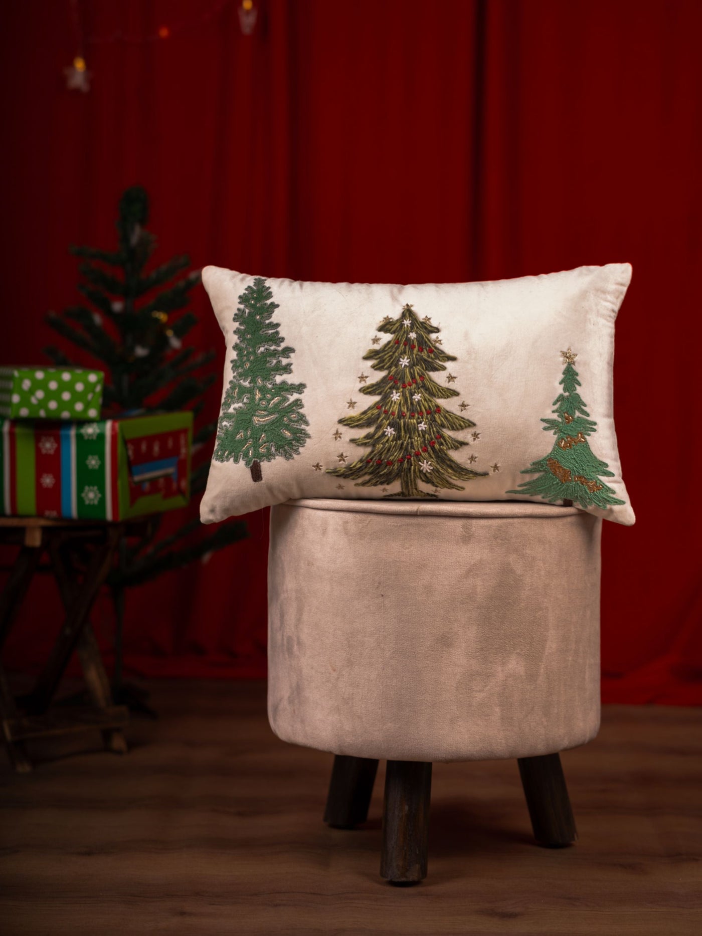 Pine Wonderland Pillow Cover