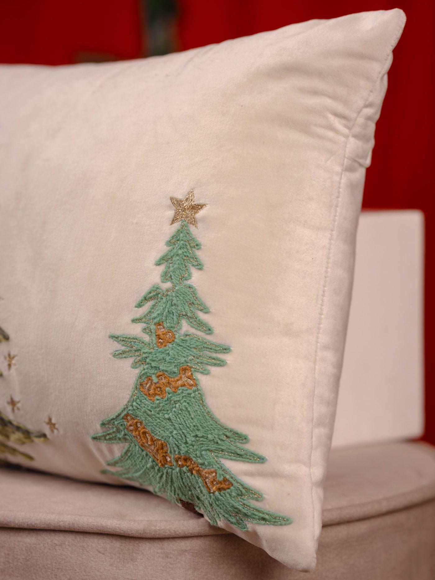 Pine Wonderland Pillow Cover