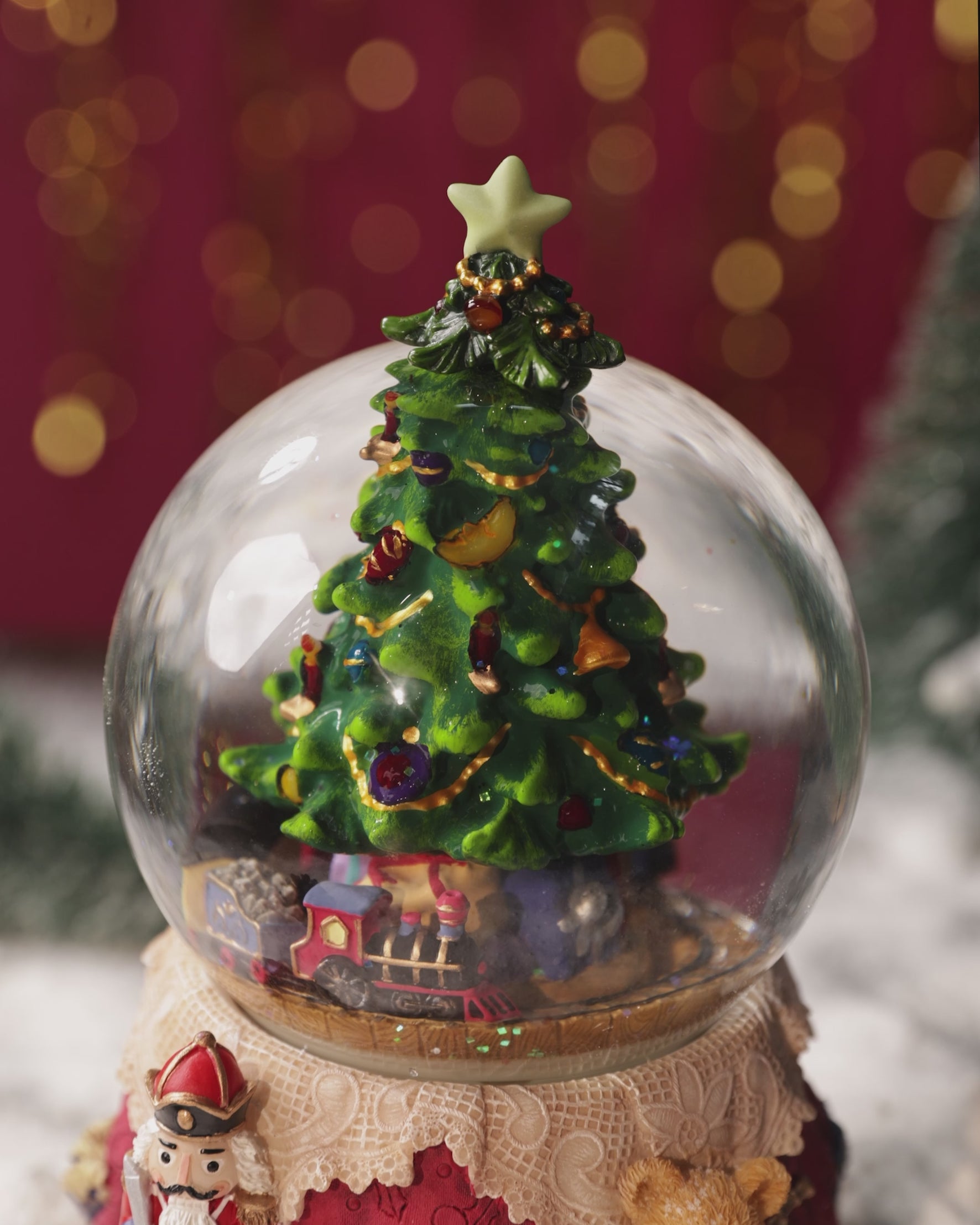 Christmas Tree Snow Globe (100MM)