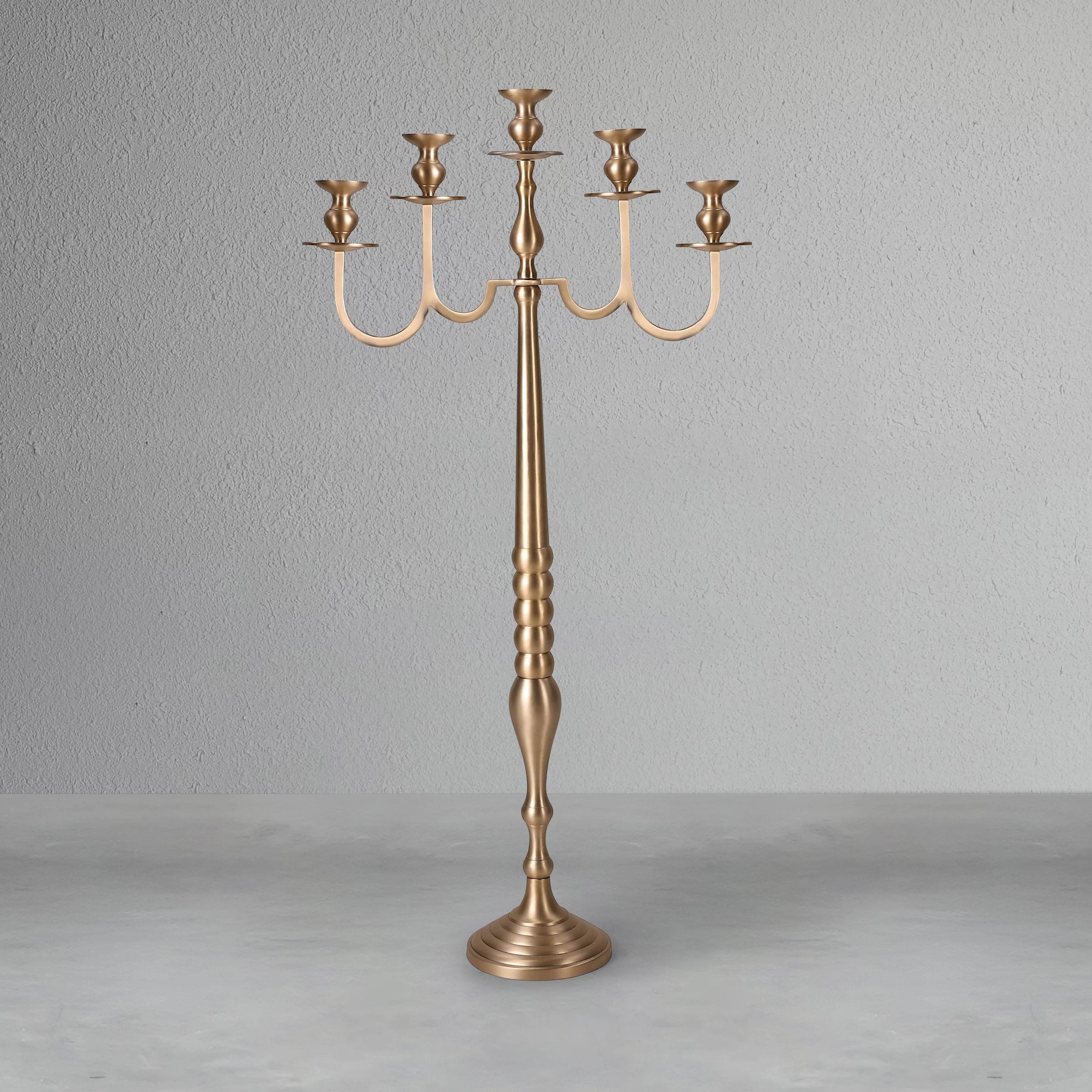 radiance-pure-brass-candle-abra_2_dw.webp