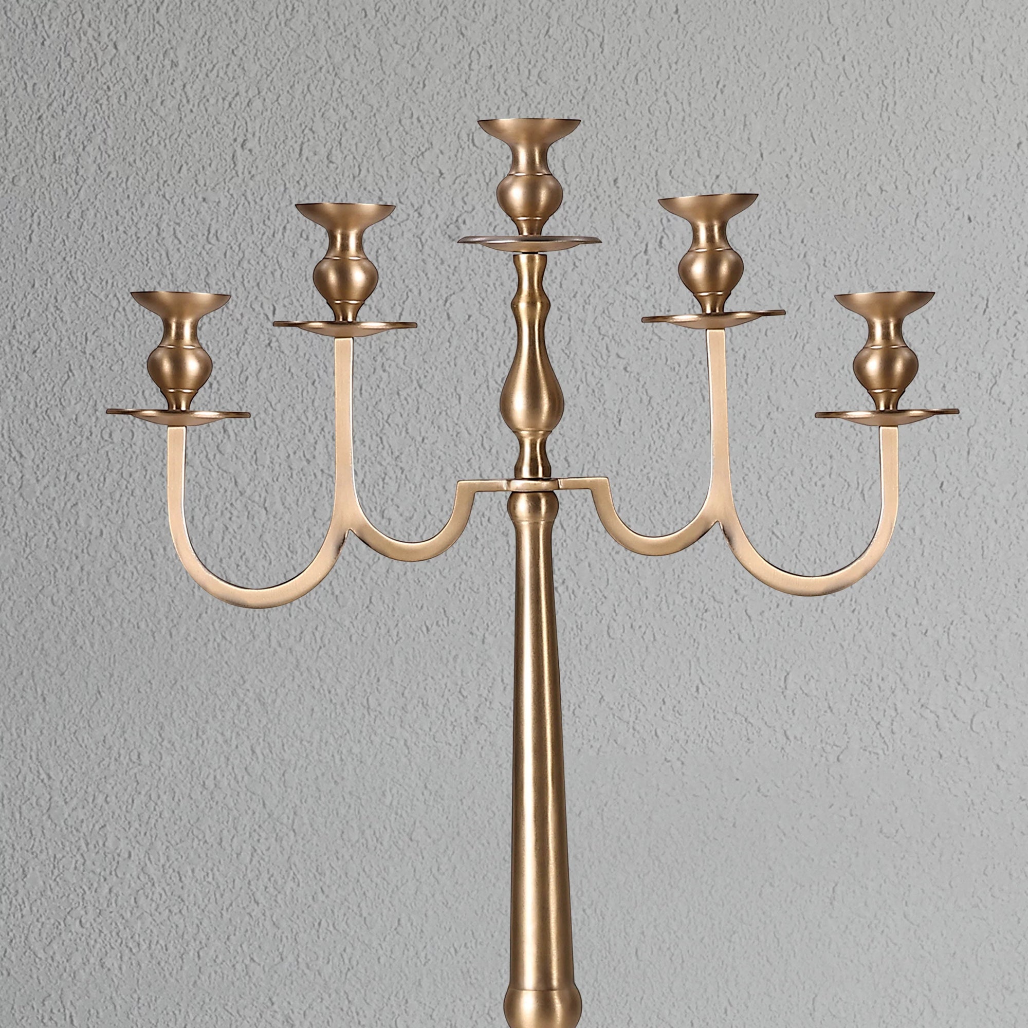 radiance-pure-brass-candle-abra_4_dw.webp