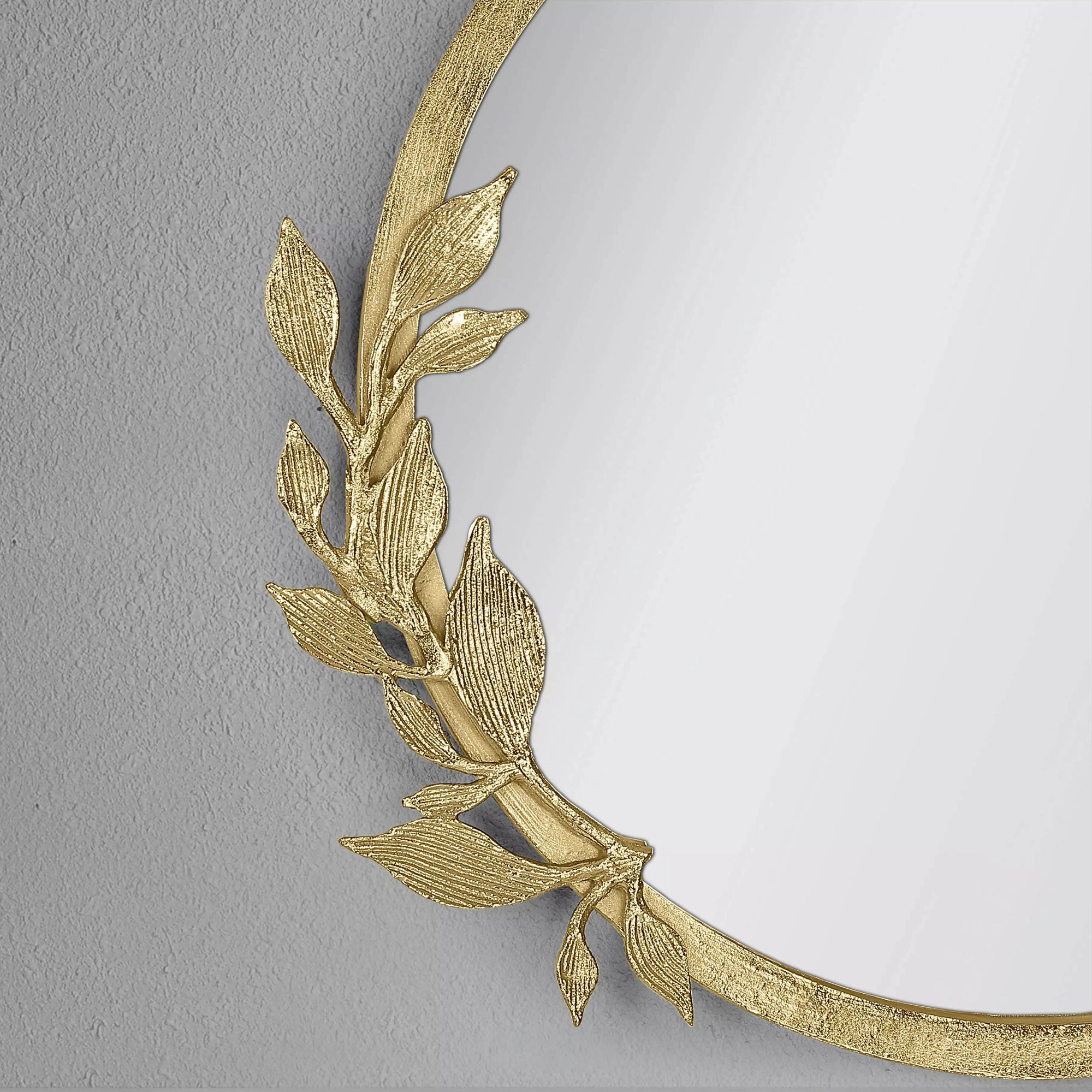 regal-mirror_3_dw.webp