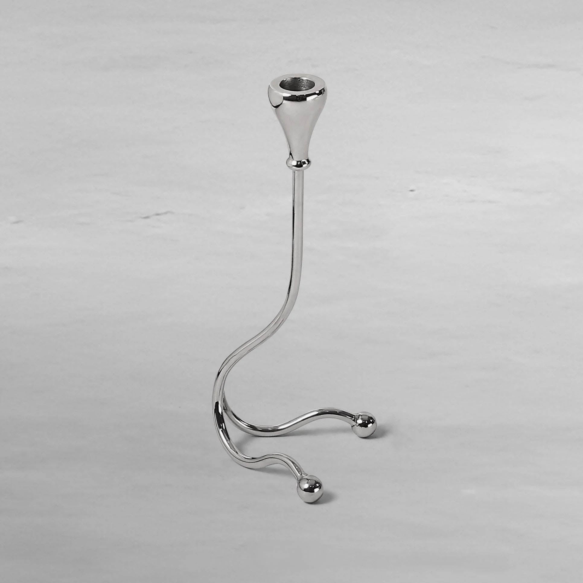 ribbon-candle-holder-1-tall_3_dw.webp
