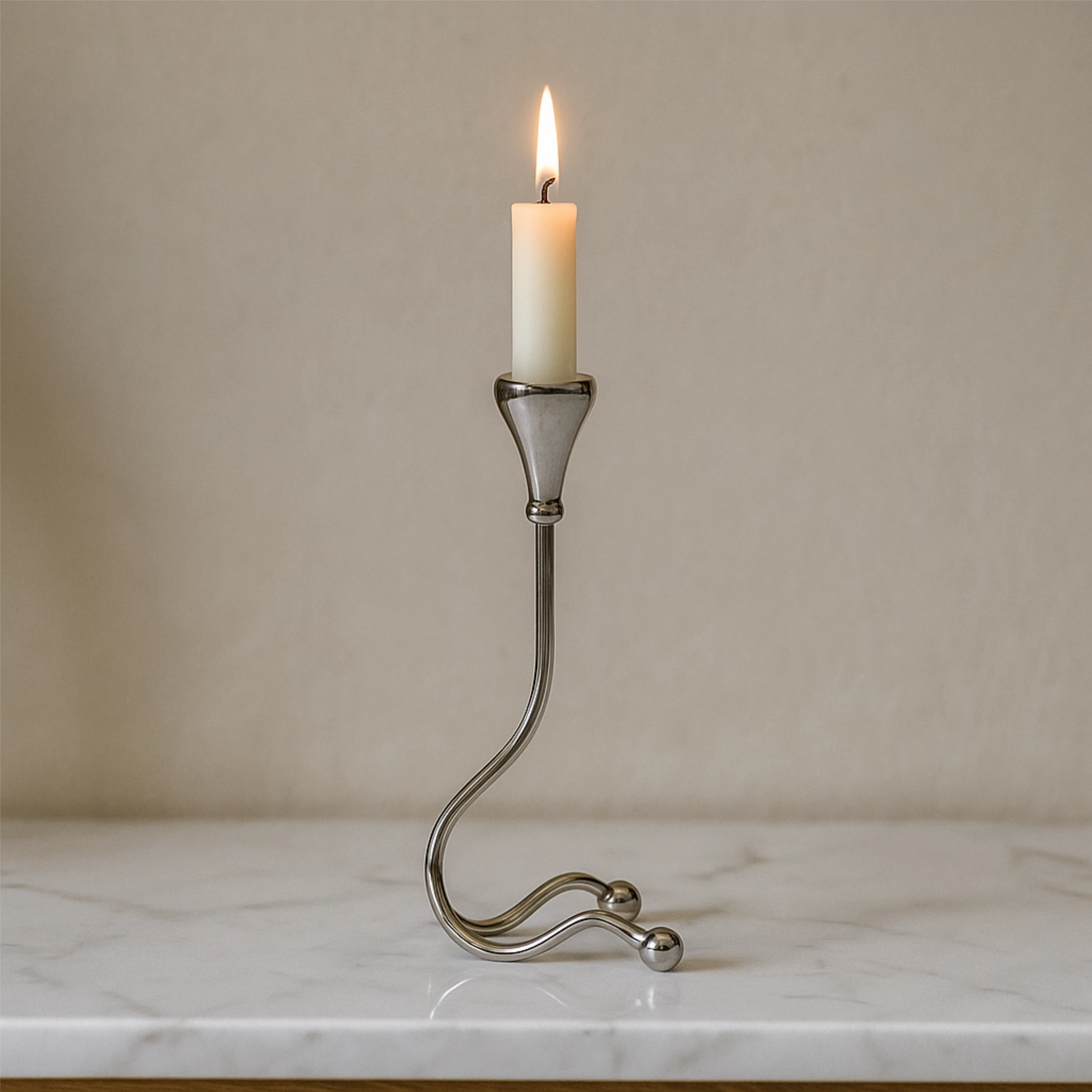 ribbon-candle-holder-1-tall_4_dw.webp