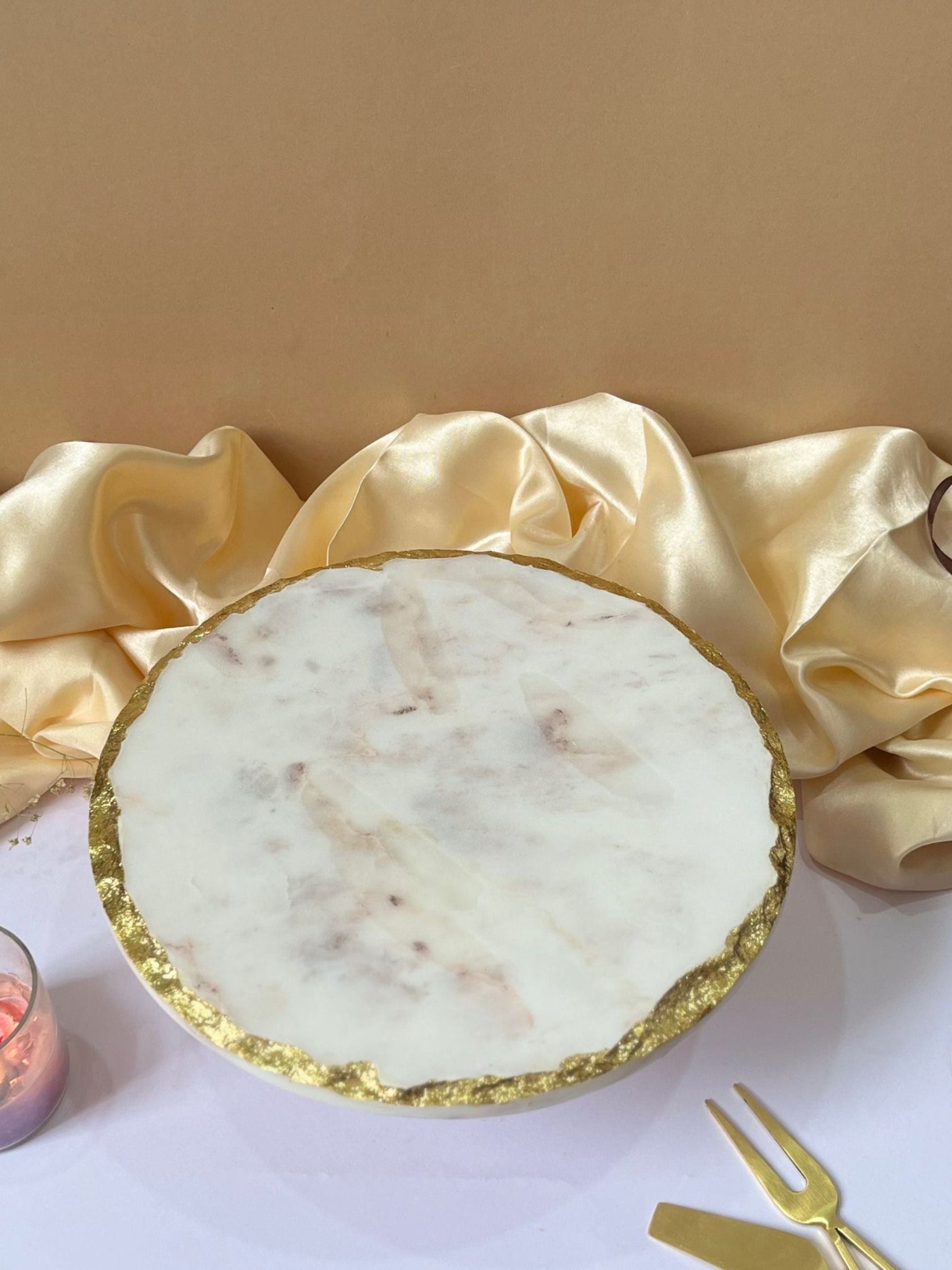 Round Marble Cake Stand with Metal Stand 10 Inch White