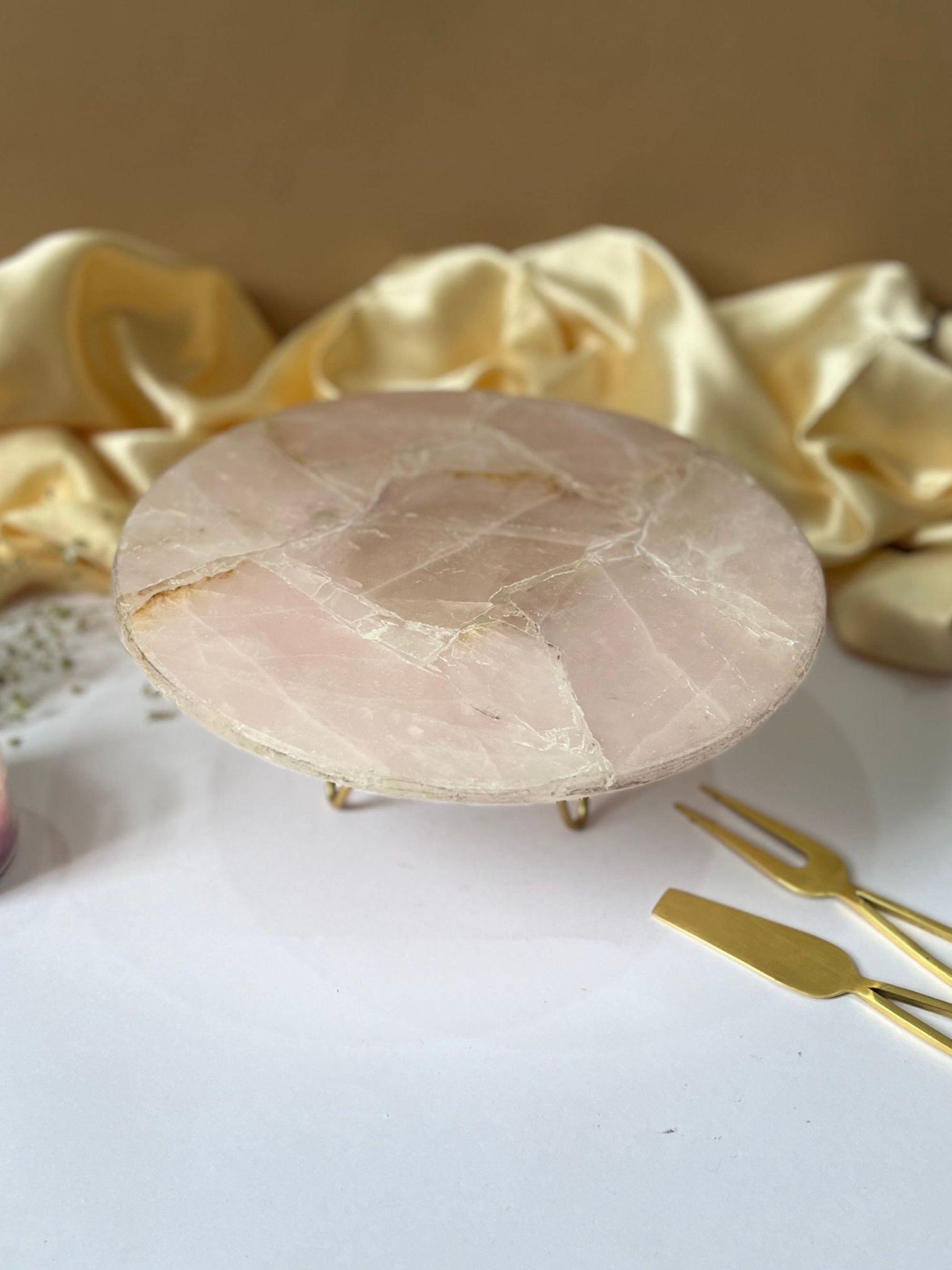 Round Rose Quartz Cake Stand with Metal Stand 10 Inch Green