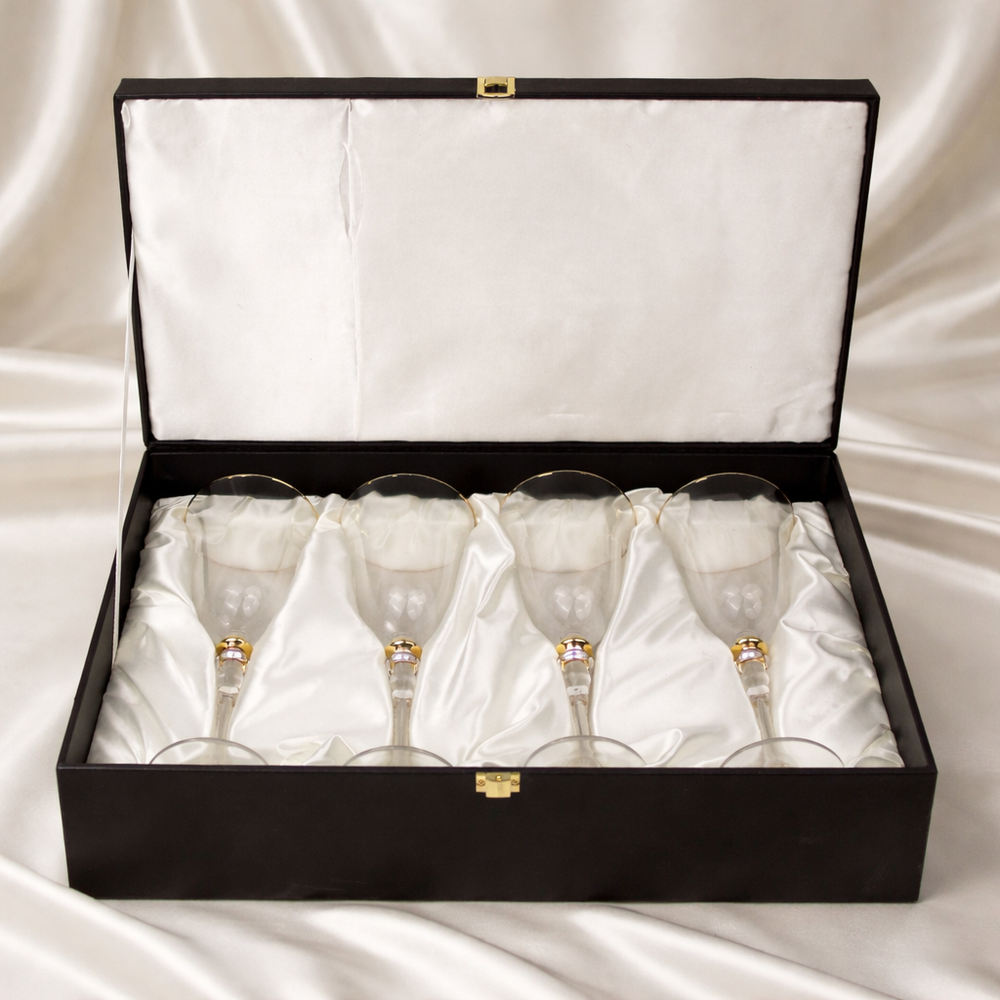 Royale Set Of 4 Wine Glasses with Gift box