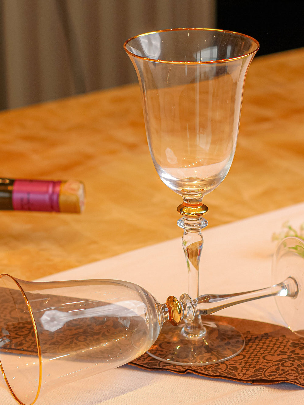 Royale Set Of 4 Wine Glasses with Gift box