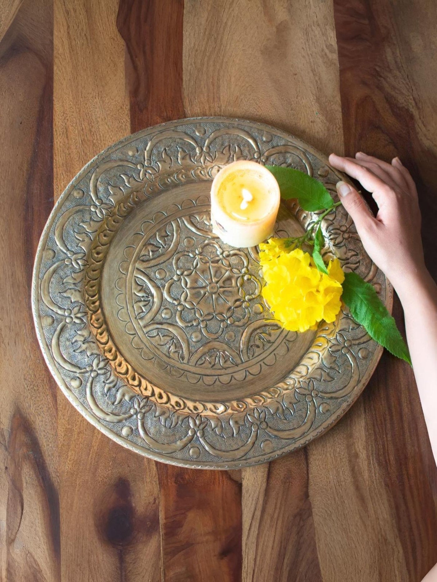 Saaz Gold Wall Decor Plate Large