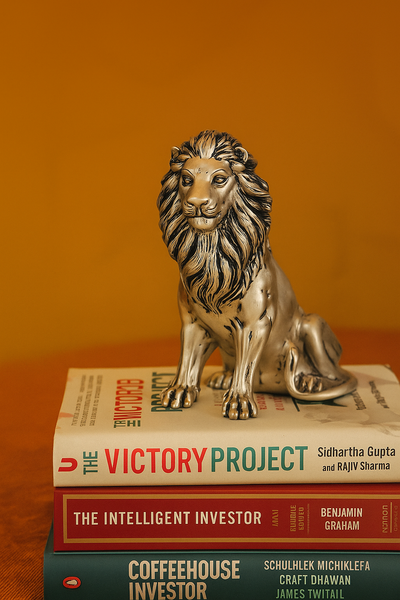 Sitting Lion Paper Weight for Office Table