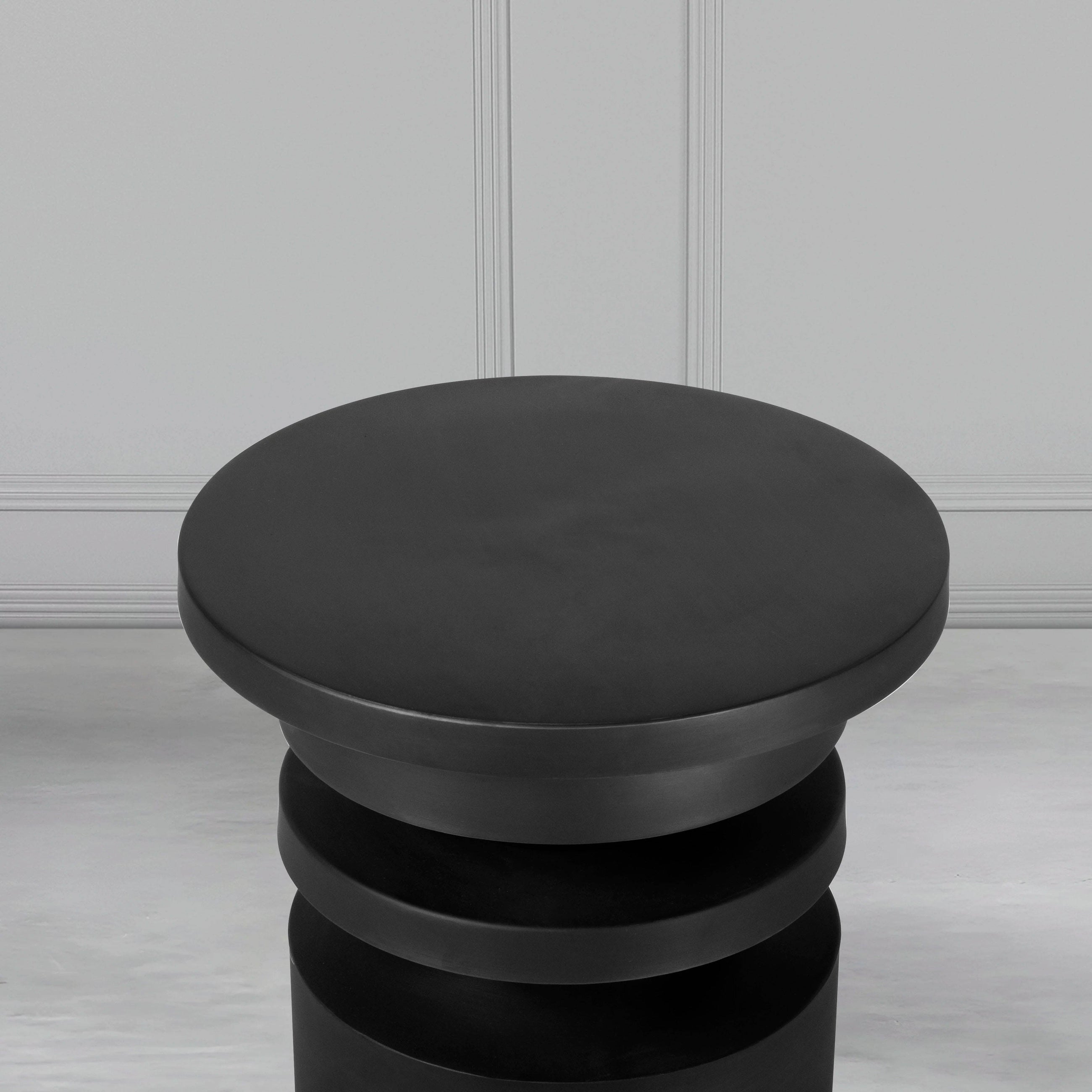 sculptural-bobbin-table_5_dw.webp