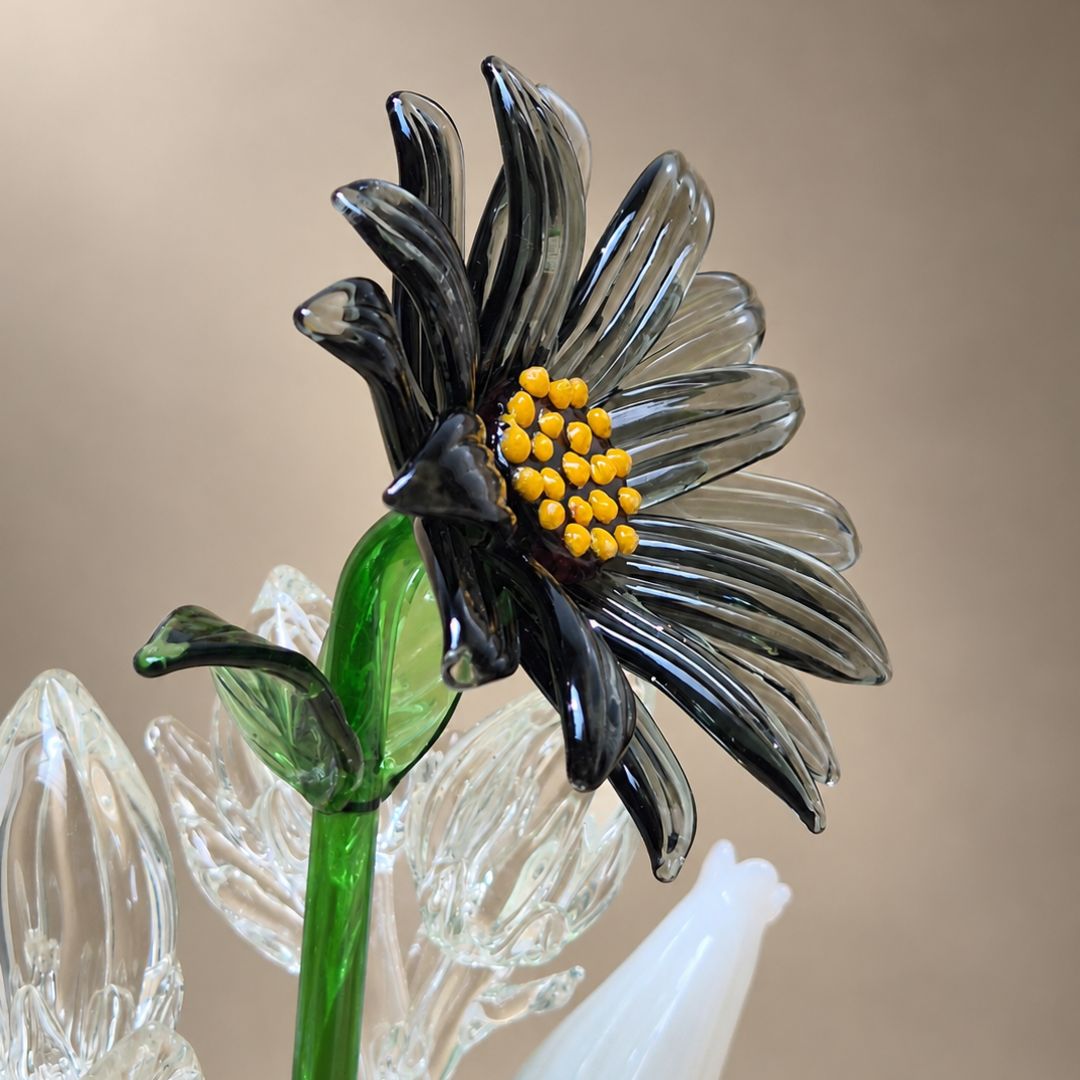 NOIR SUNFLOWER COMPOSITION