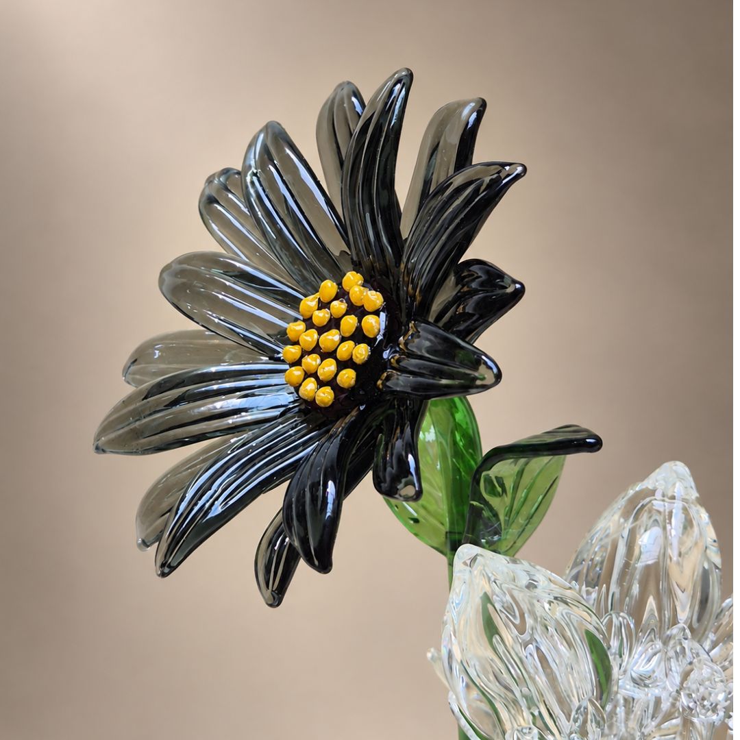 NOIR SUNFLOWER COMPOSITION
